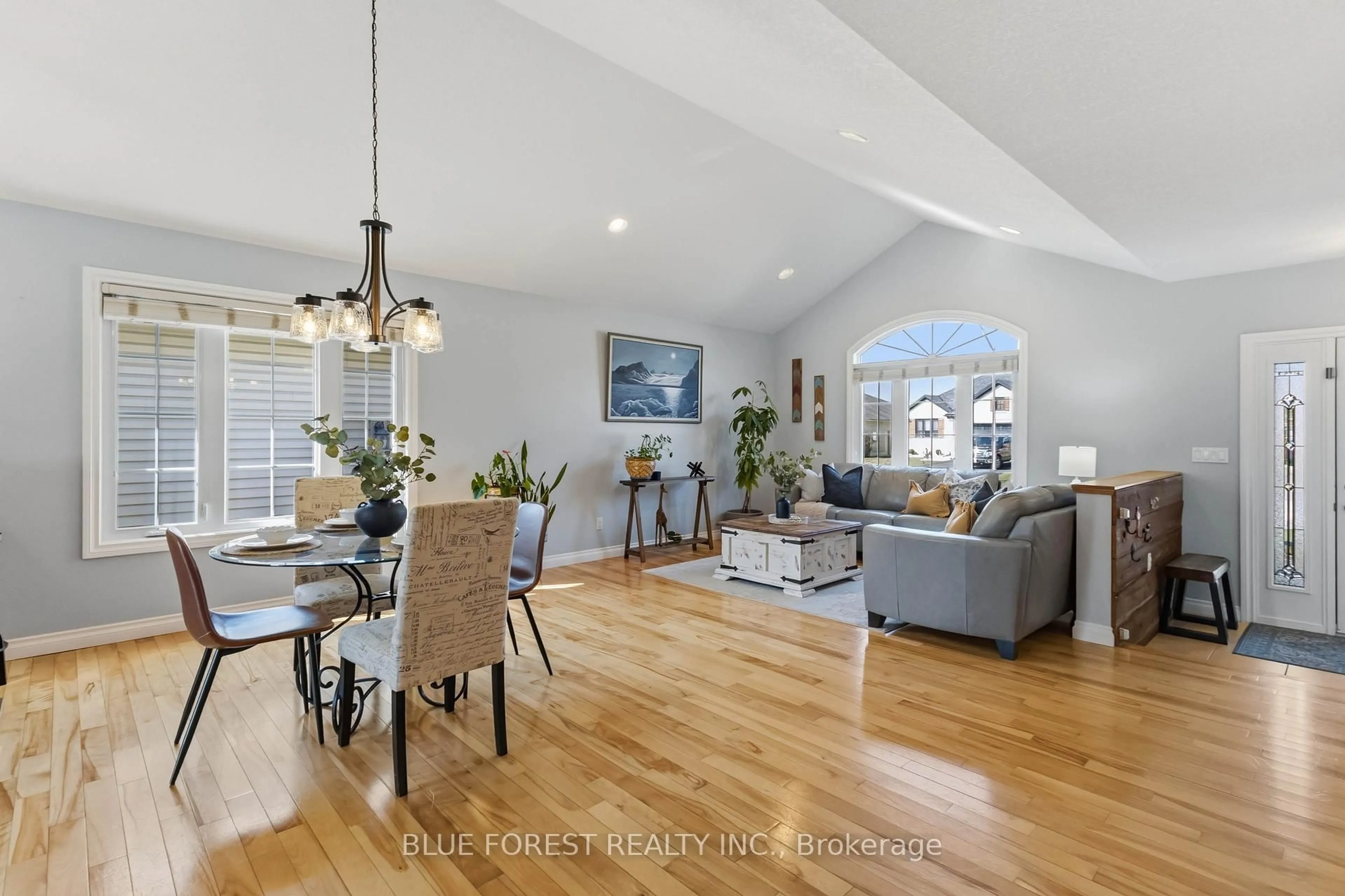 Open concept kitchen, unknown for 29 Holland Ave, Aylmer Ontario N5H 3J2