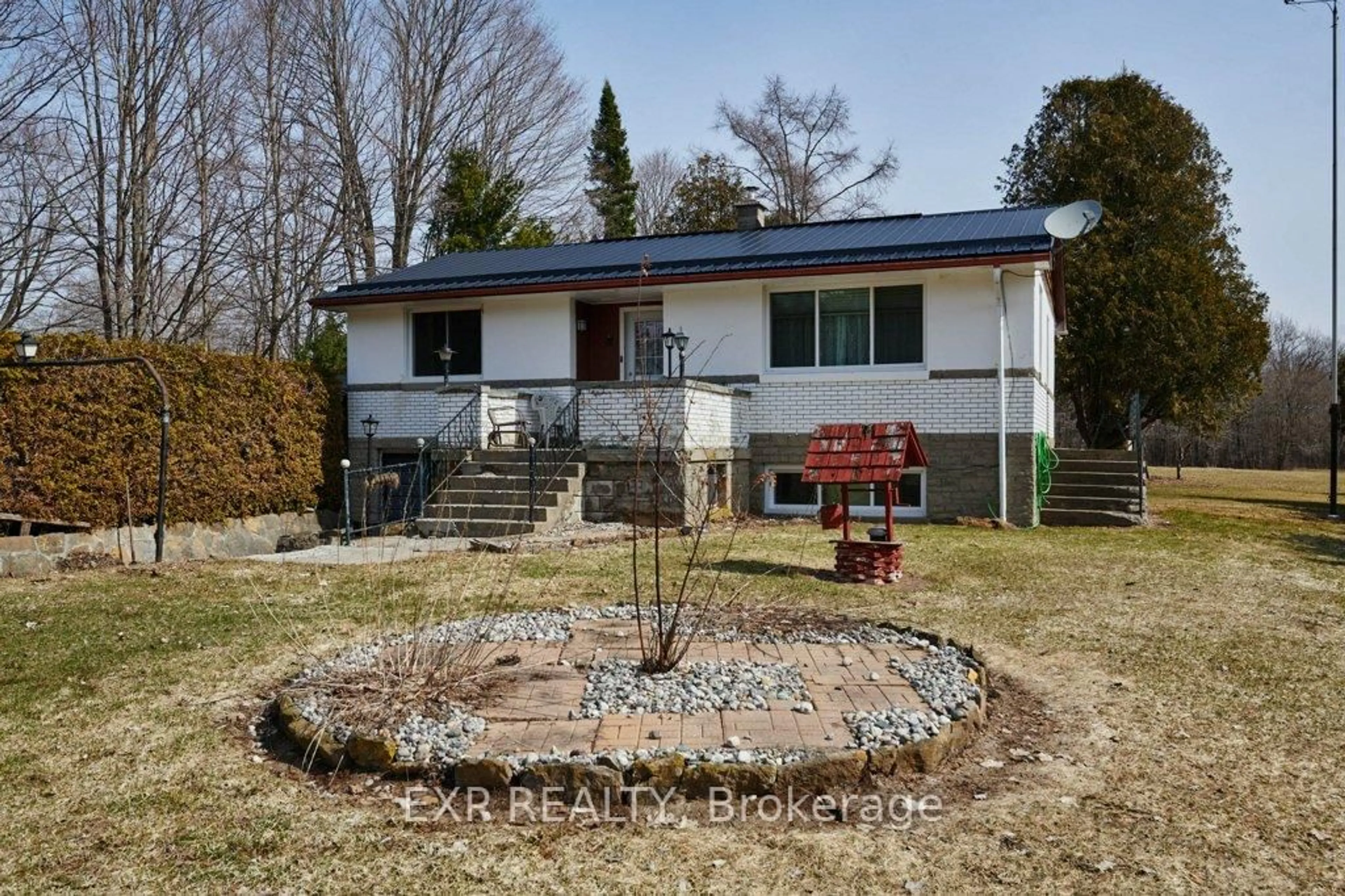 A pic from outside/outdoor area/front of a property/back of a property/a pic from drone, building for 4051 County 18 Rd, Prescott Ontario K0E 1T0