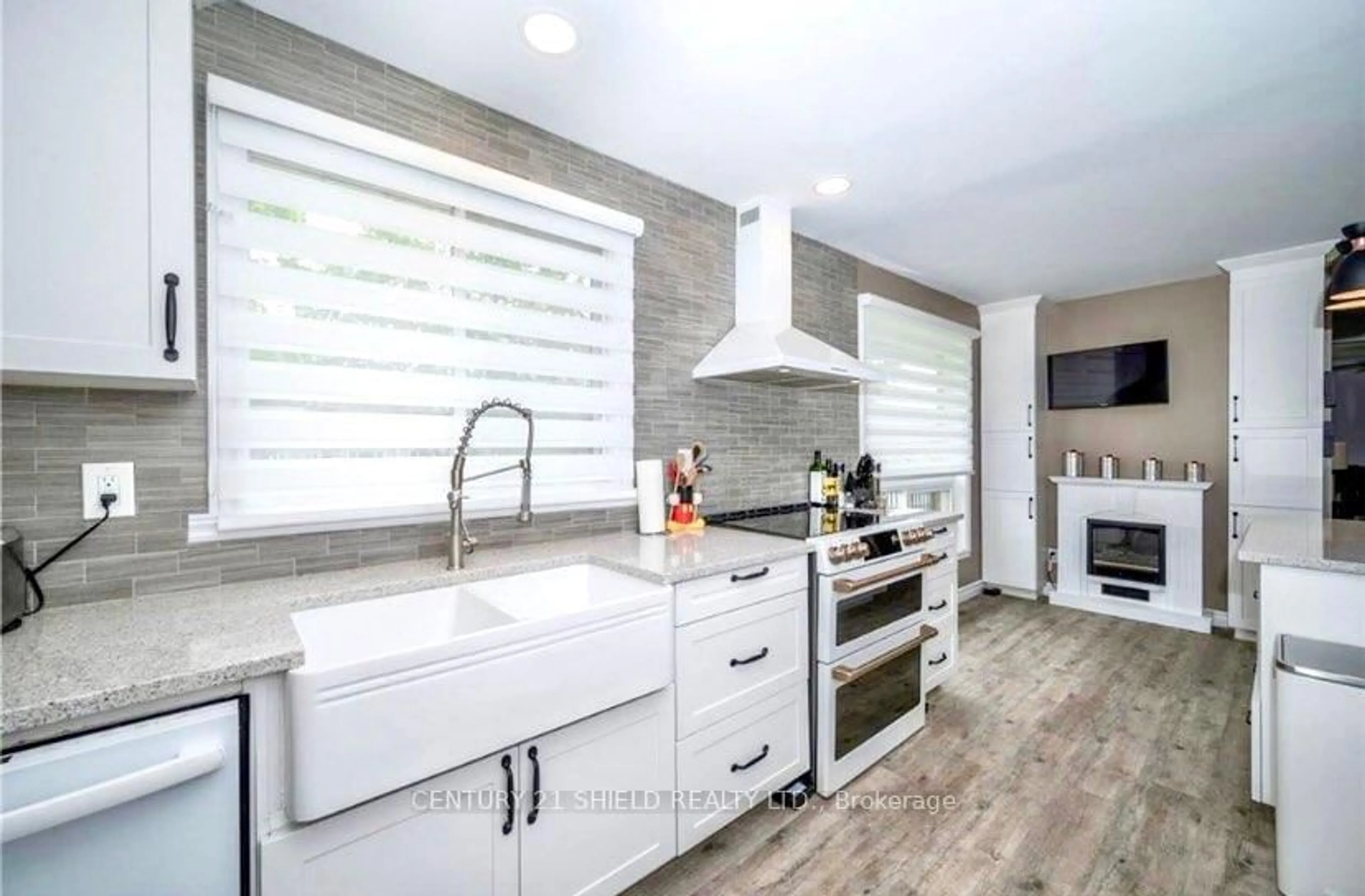 Contemporary kitchen, ceramic/tile floor for 1336 Alfred St, Cornwall Ontario K6J 4Z8