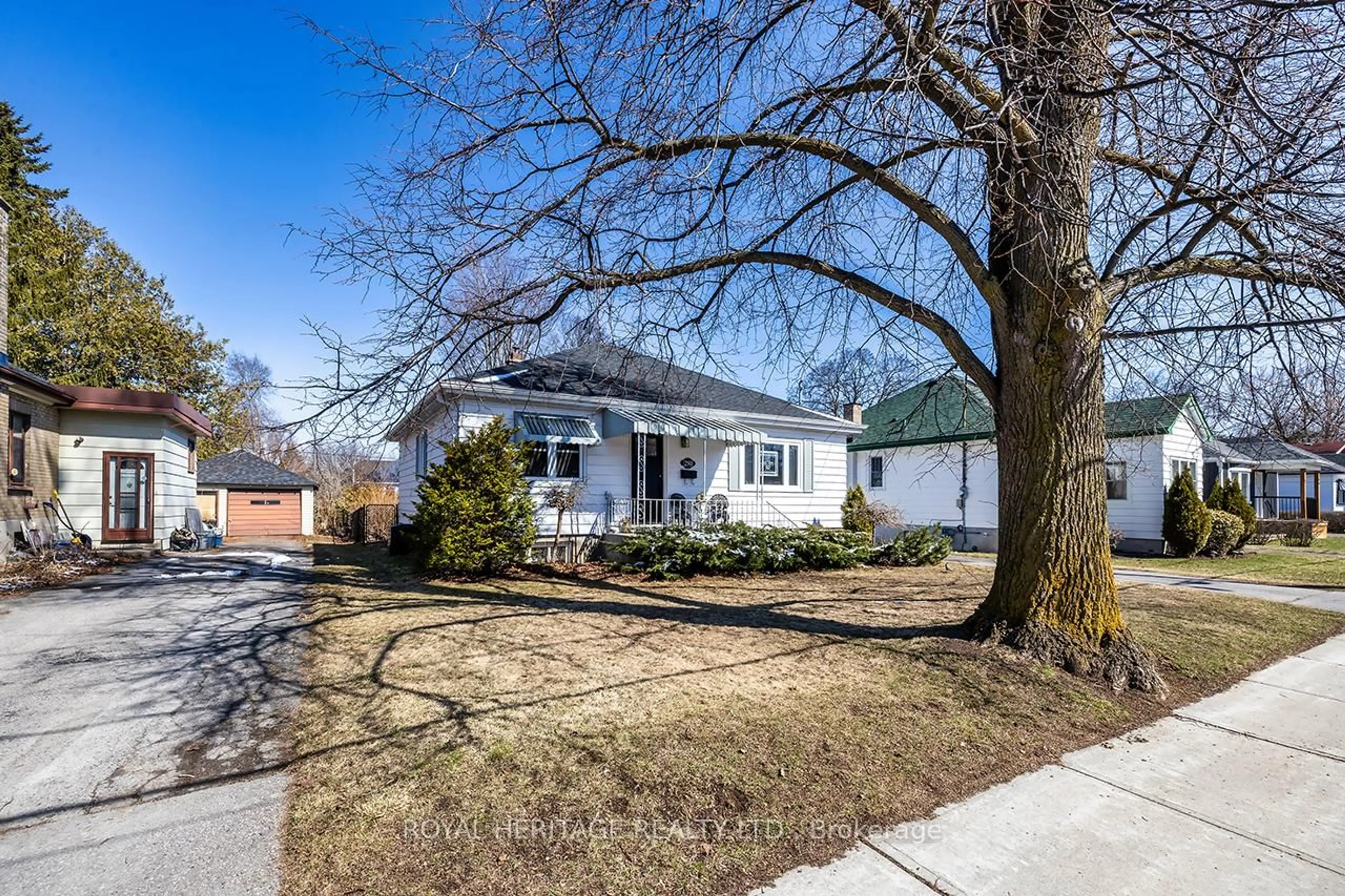 Unknown for 250 King George St, Peterborough Ontario K9J 1R8