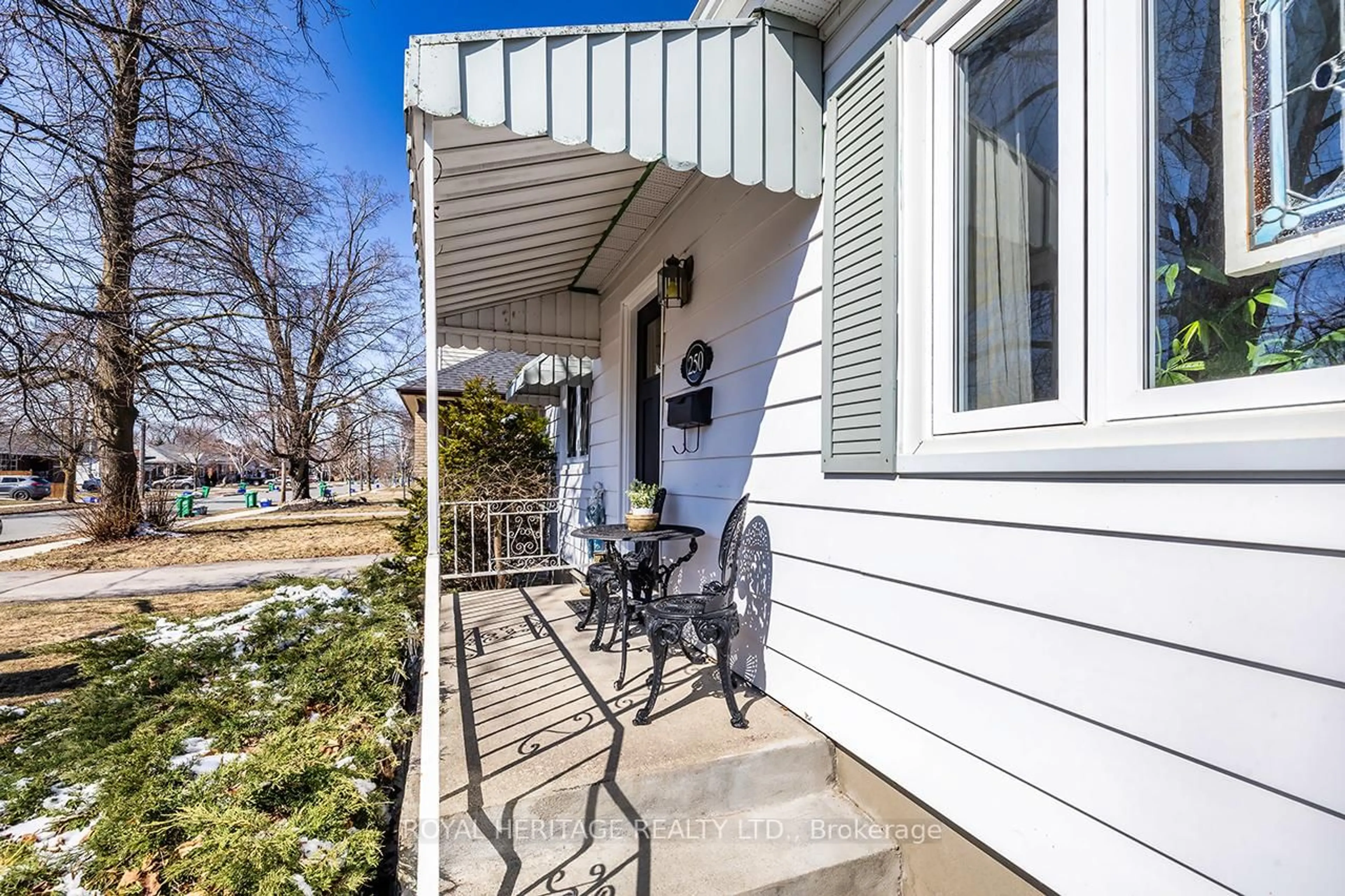 Patio, street for 250 King George St, Peterborough Ontario K9J 1R8