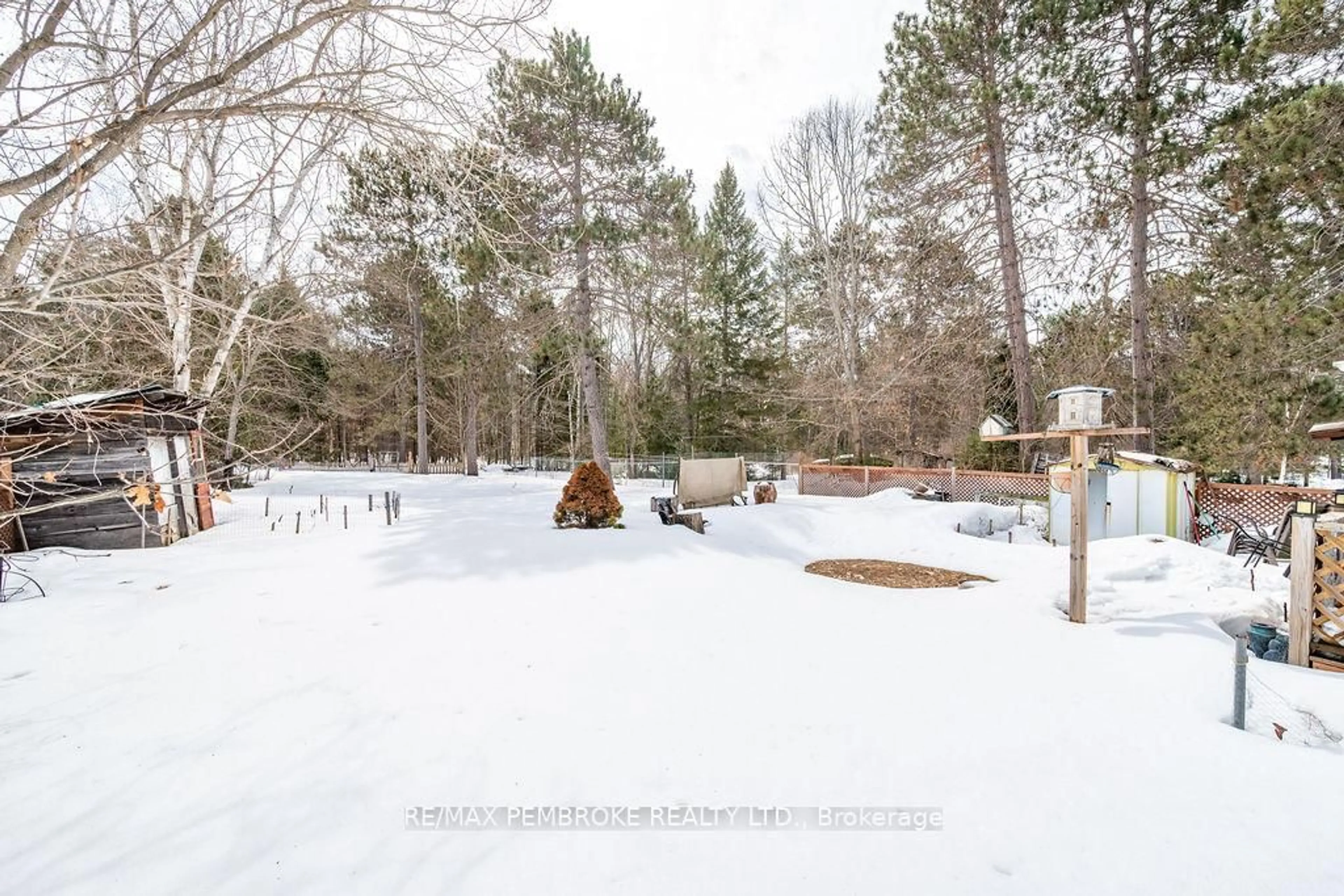 Patio, forest/trees view for 299 Black Bay Rd, Petawawa Ontario K8H 2W8