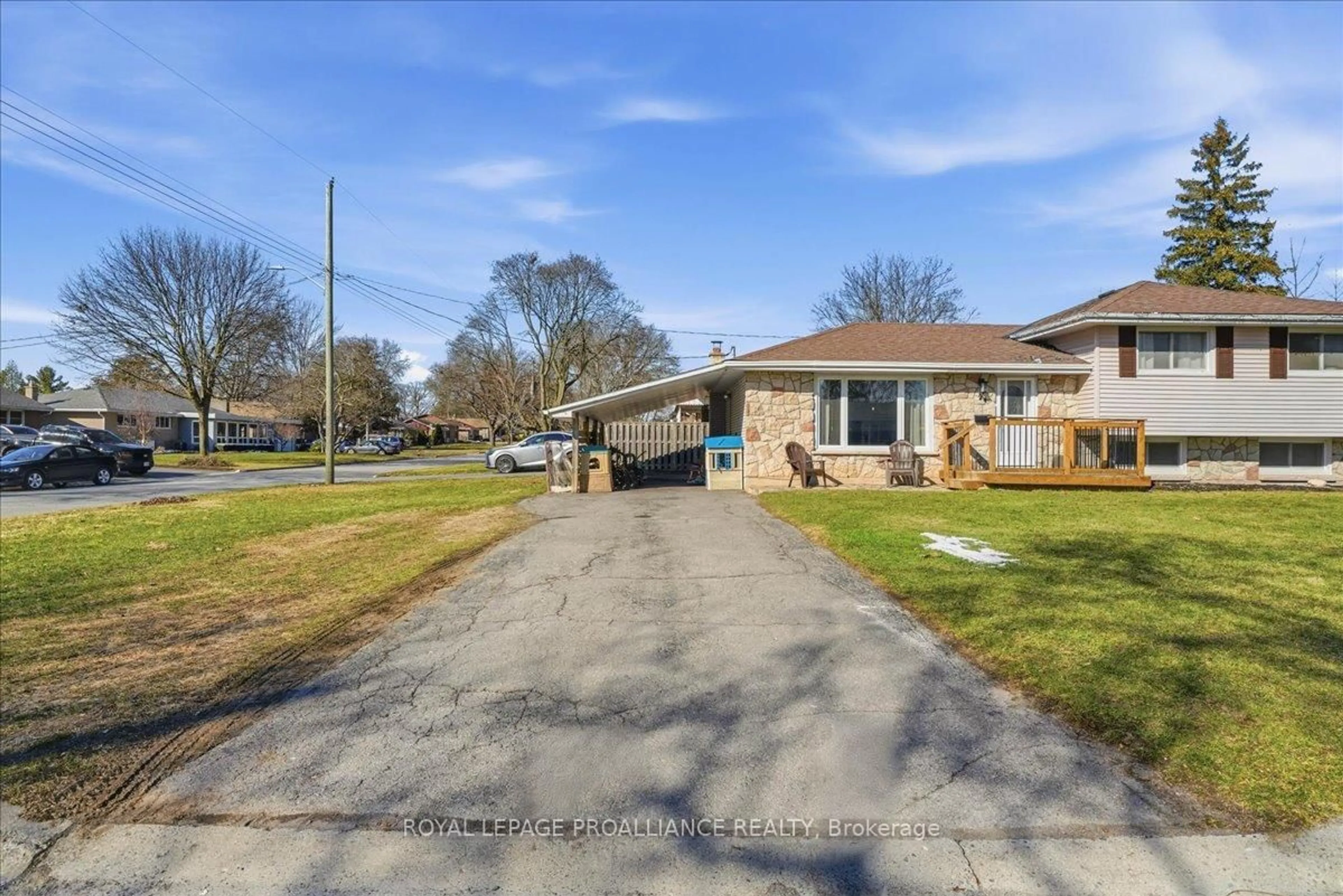 A pic from outside/outdoor area/front of a property/back of a property/a pic from drone, street for 24 Melrose Cres, Belleville Ontario K8N 1X9