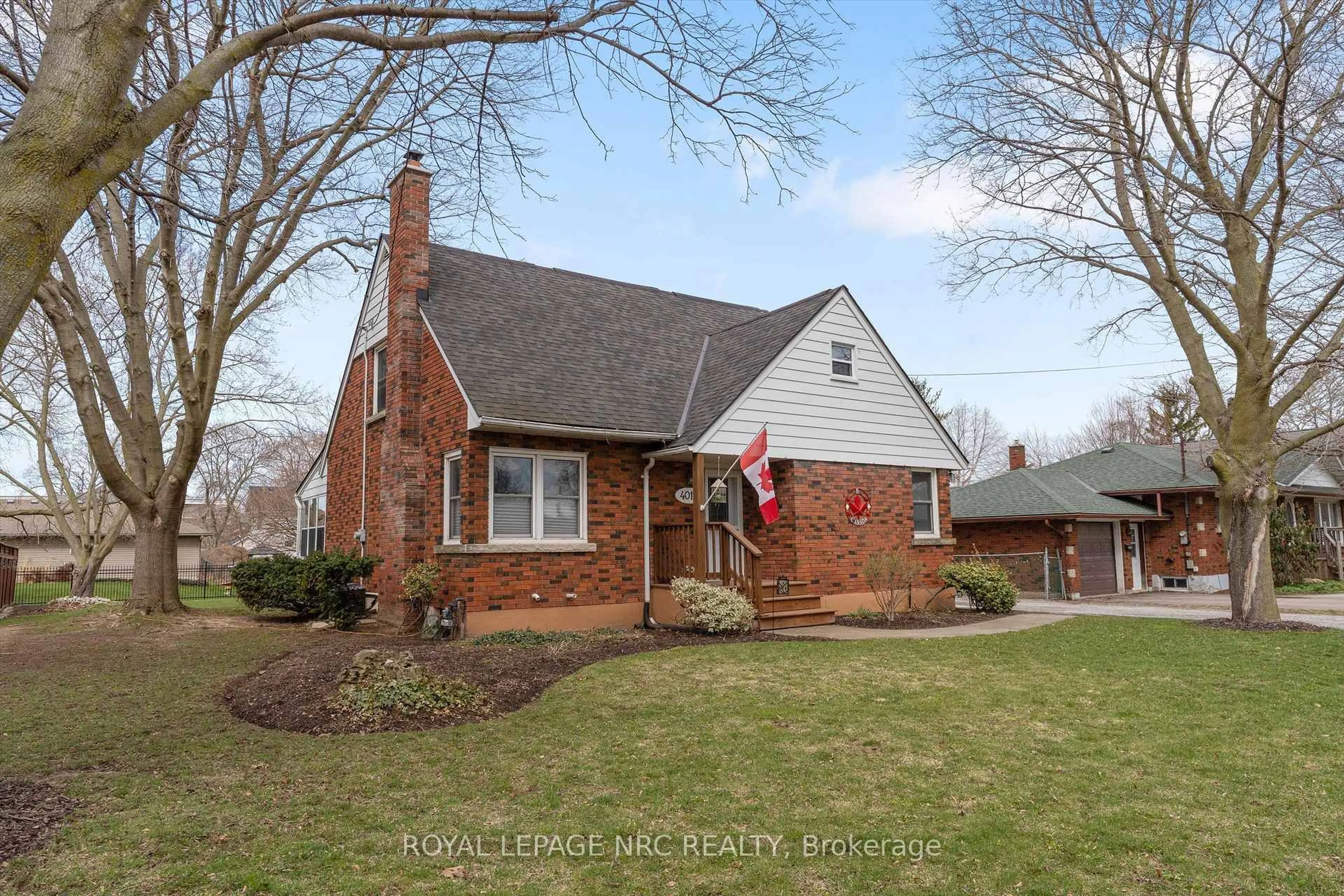 Home with brick exterior material, street for 4010 Miller Ave, Lincoln Ontario L0R 2C0