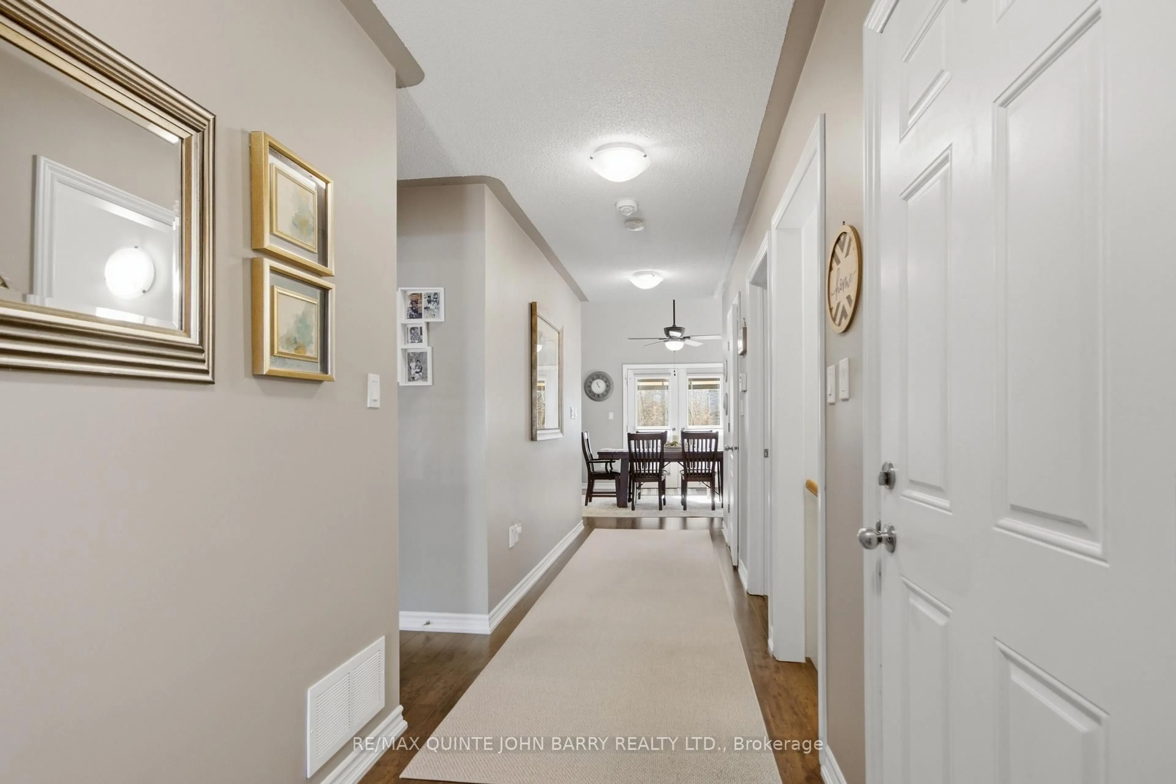 Indoor entryway for 32 White Hart Lane, Trent Hills Ontario K0L 1Y0
