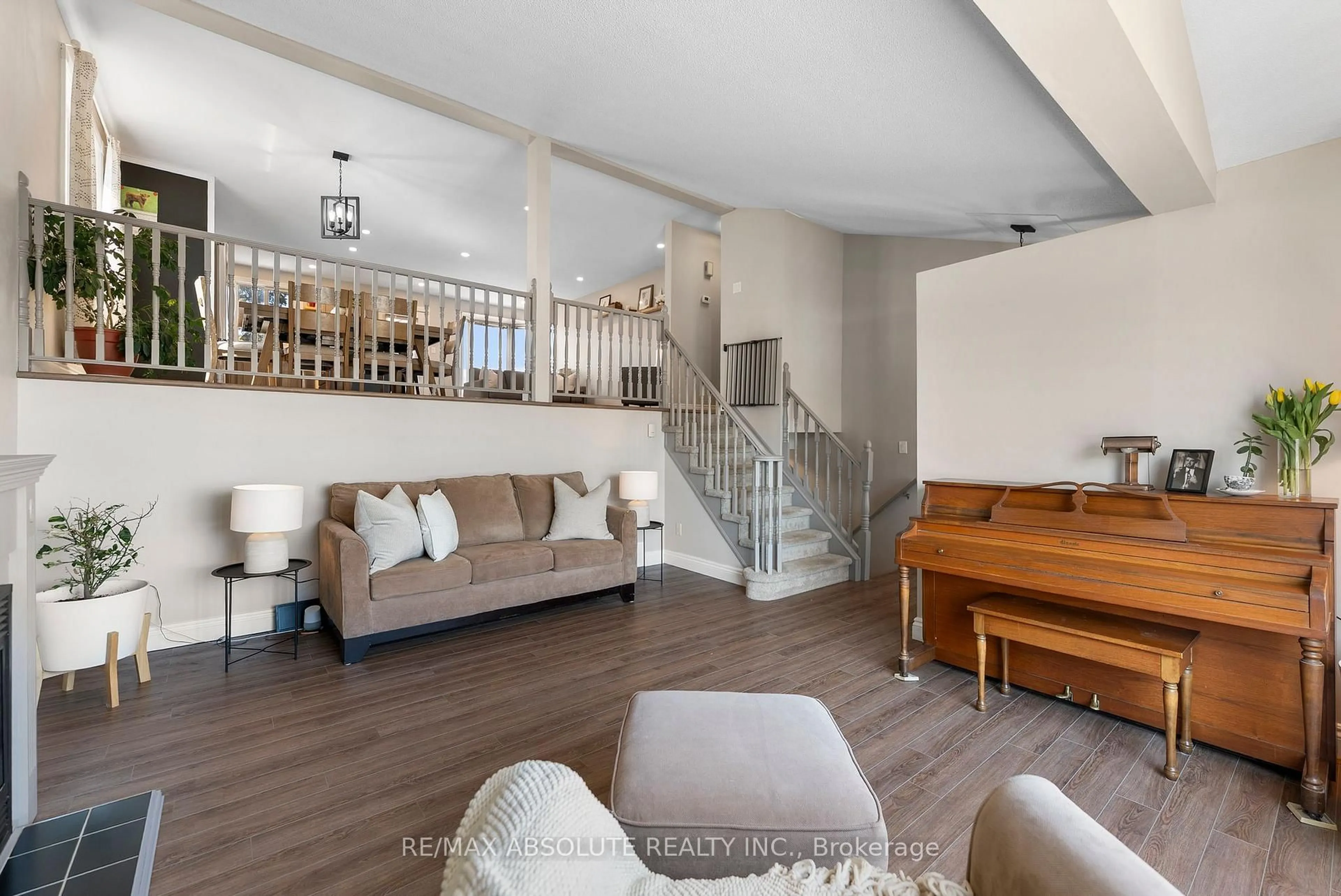 Living room with furniture, unknown for 5 Gardner St, Arnprior Ontario K7S 3S1