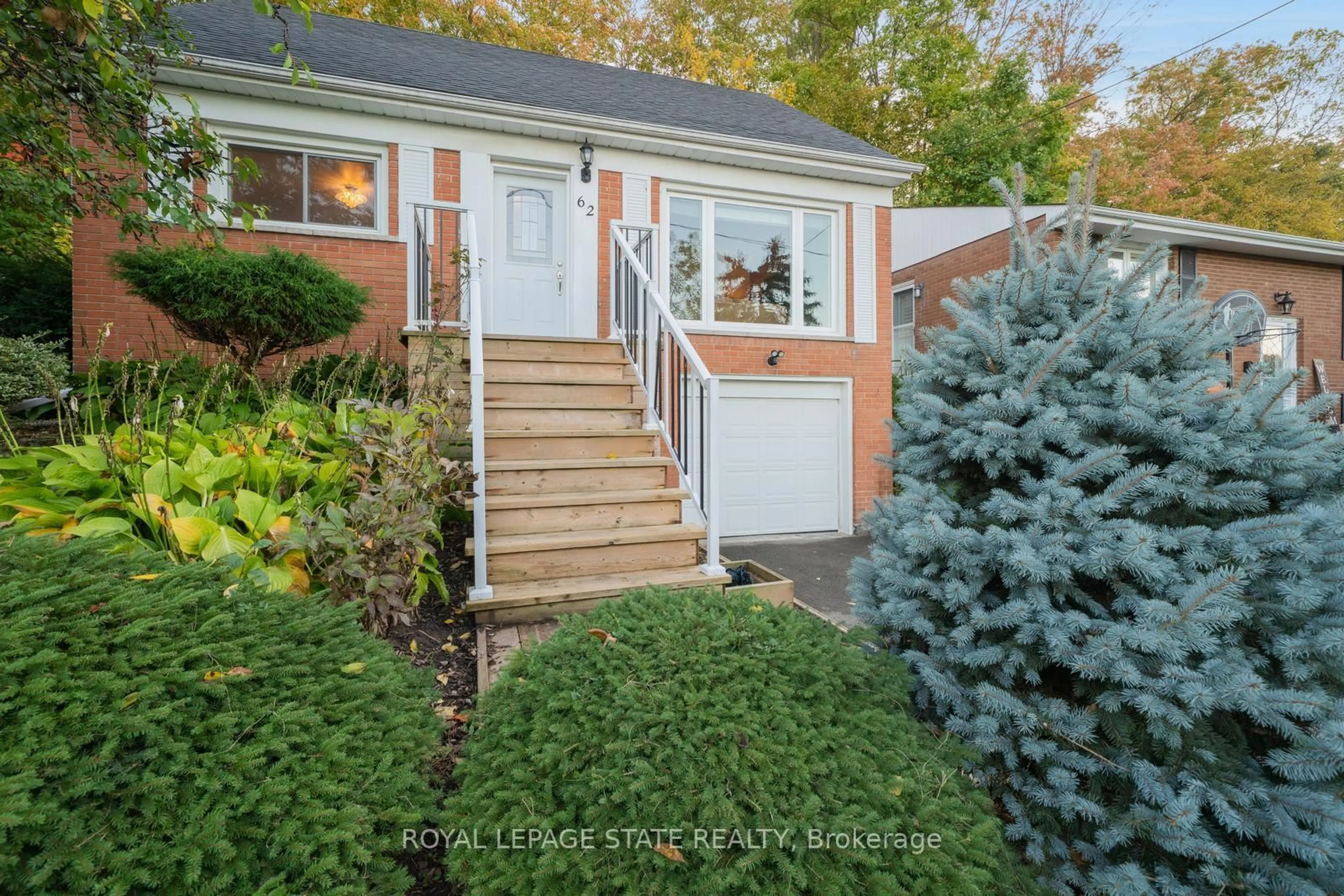 Home with brick exterior material, street for 62 brentwood Dr, Hamilton Ontario L8T 3V8