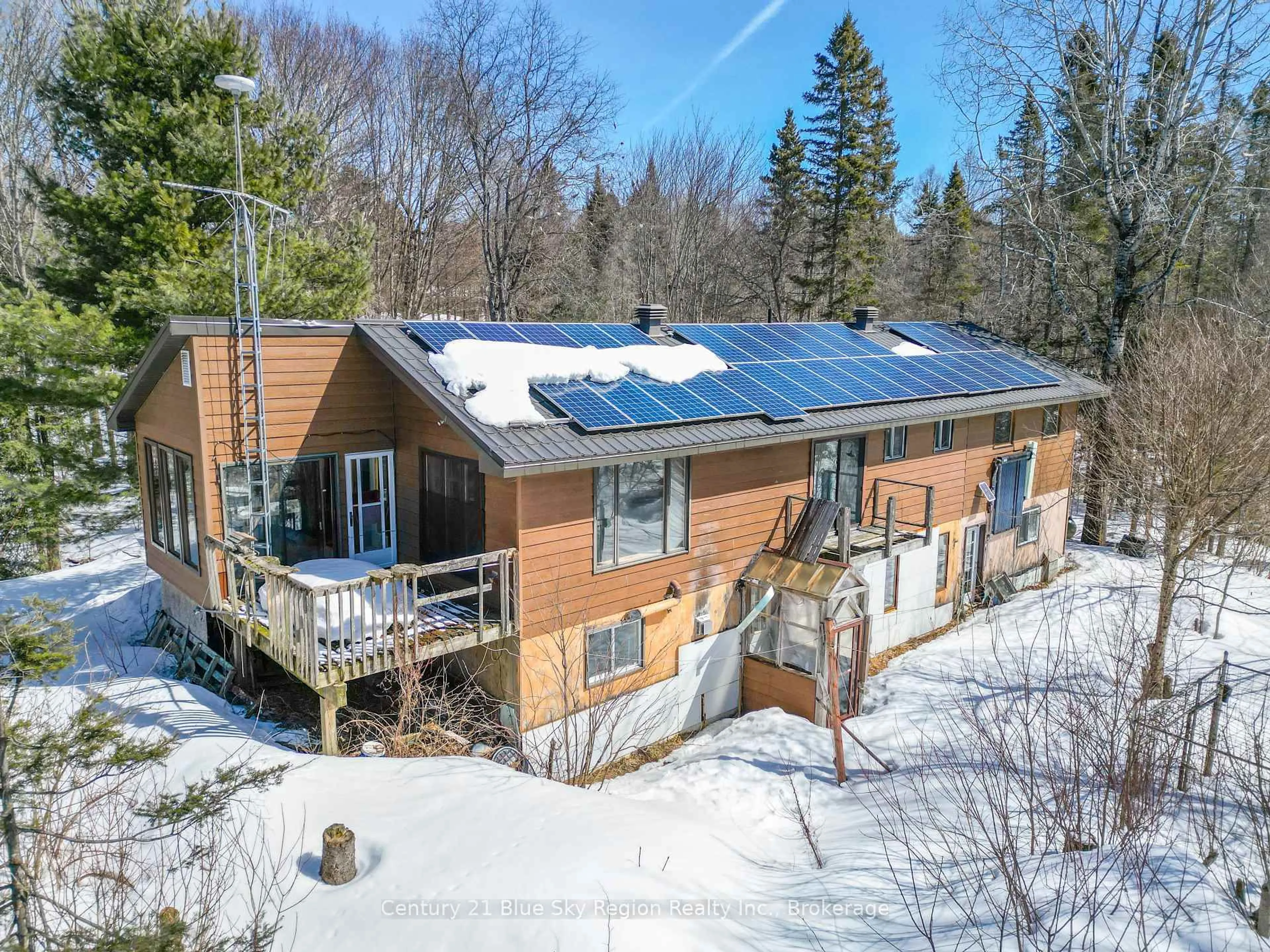 A pic from outside/outdoor area/front of a property/back of a property/a pic from drone, unknown for 55 Chadbourne Dr, North Bay Ontario P1B 8G2