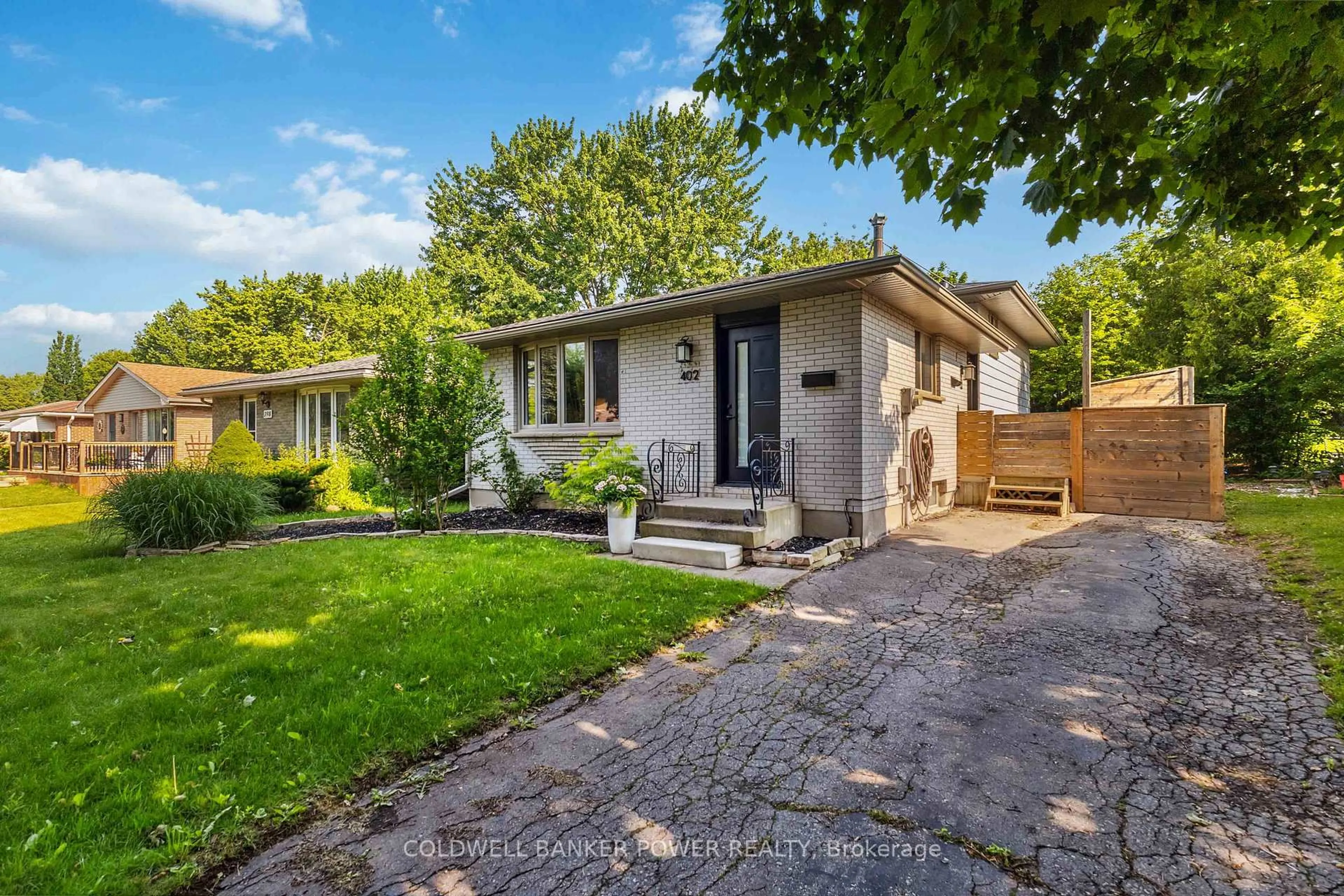 Unknown for 402 Ferndale Ave, London South Ontario N6C 2Y8