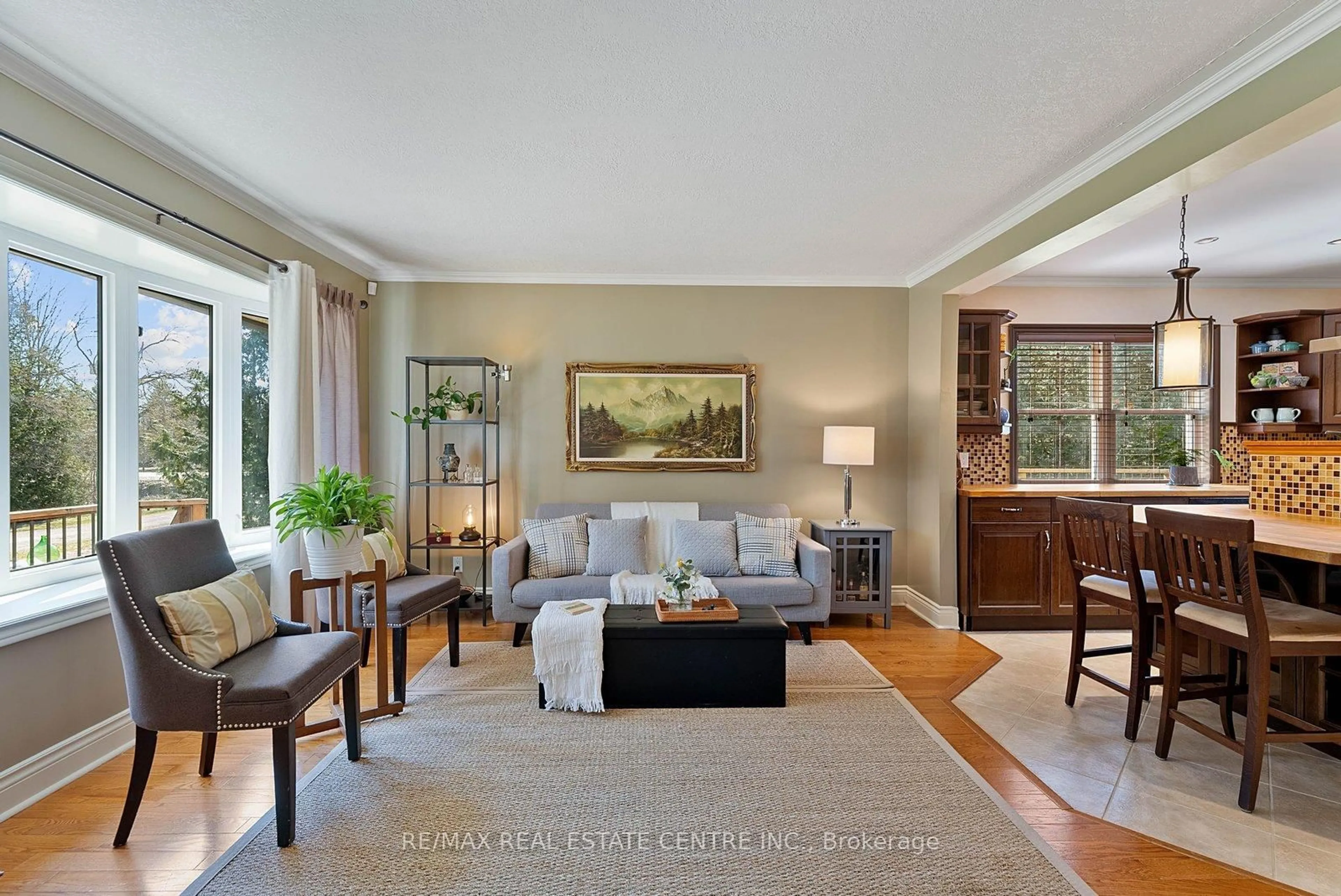 Living room with furniture, unknown for 9622 Wellington 22 Rd, Erin Ontario N0B 1T0