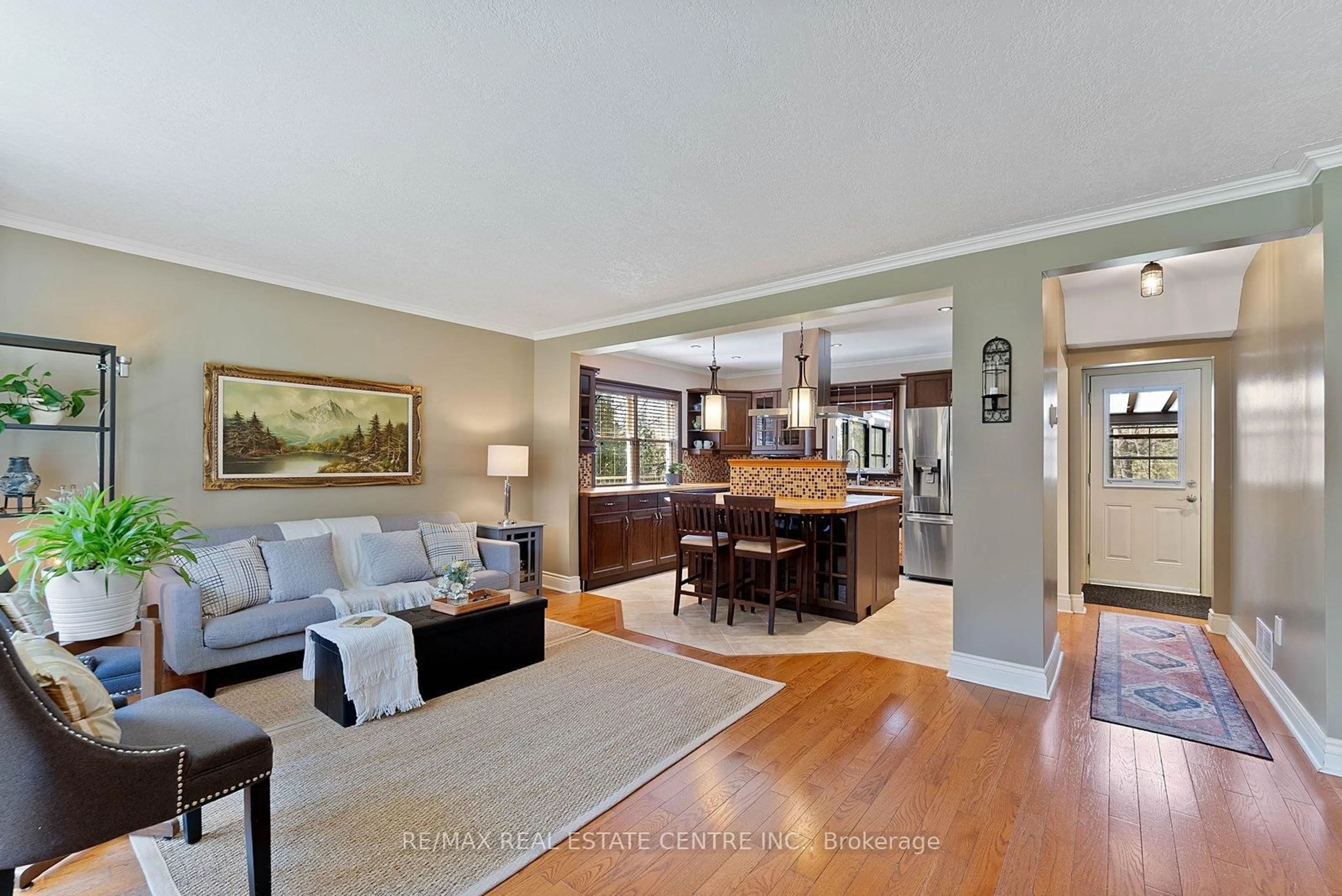 Living room with furniture, unknown for 9622 Wellington 22 Rd, Erin Ontario N0B 1T0