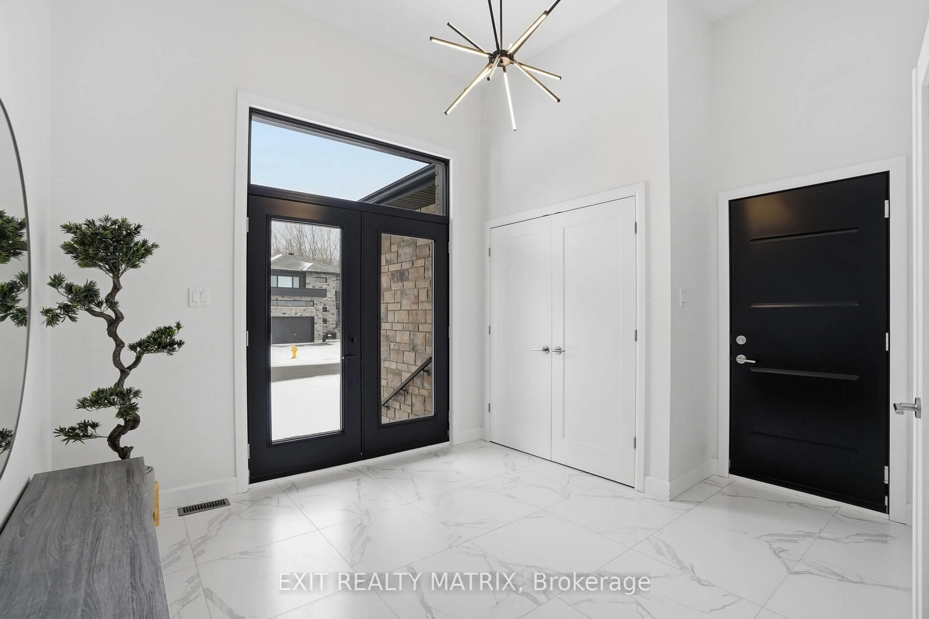 Indoor entryway for 225 Nature St, Casselman Ontario K0A 1M0