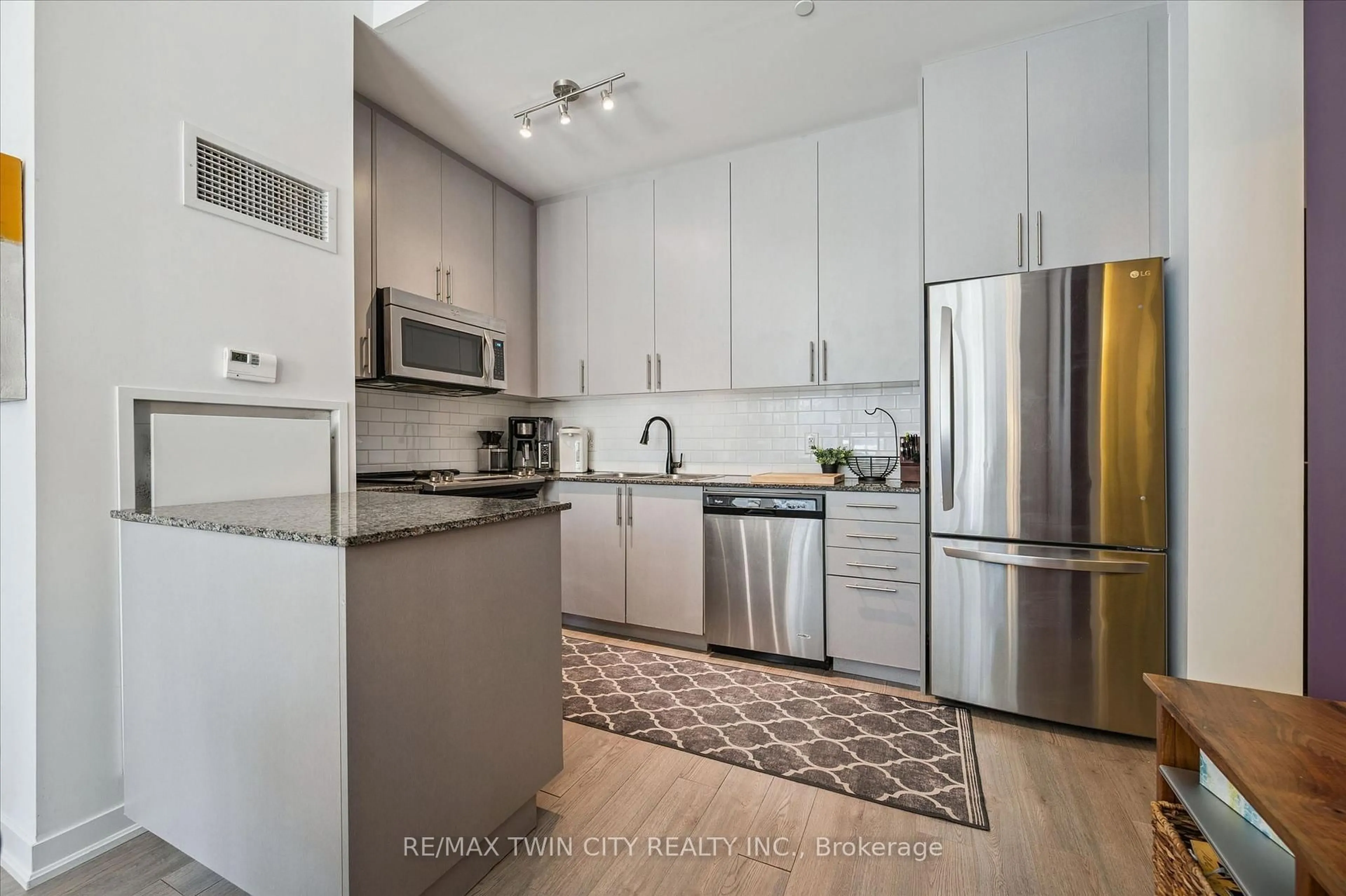 Standard kitchen, unknown for 85 Duke St #103, Kitchener Ontario N2H 0B7