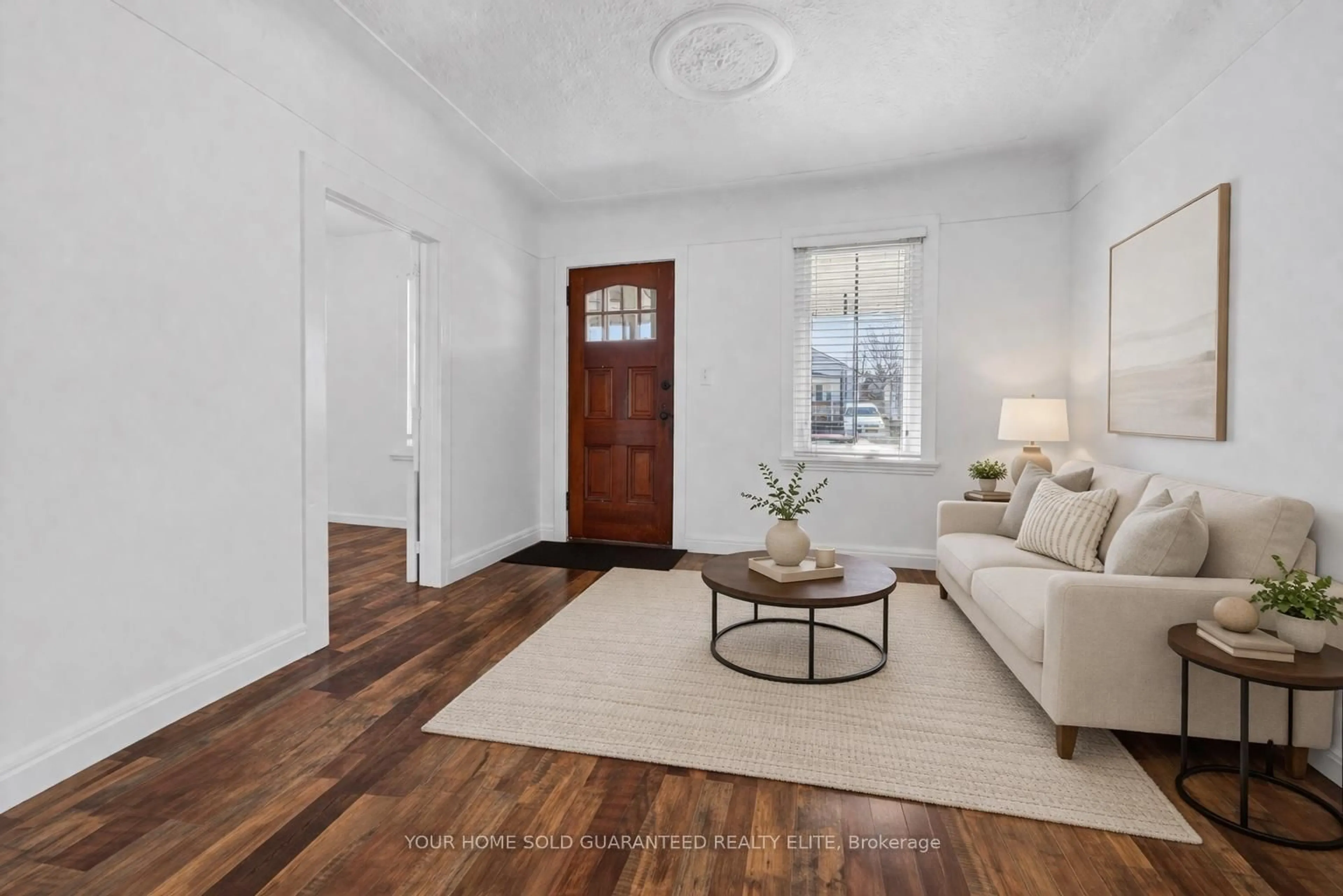 Indoor entryway for 183 Paling Ave, Hamilton Ontario L8H 5J6