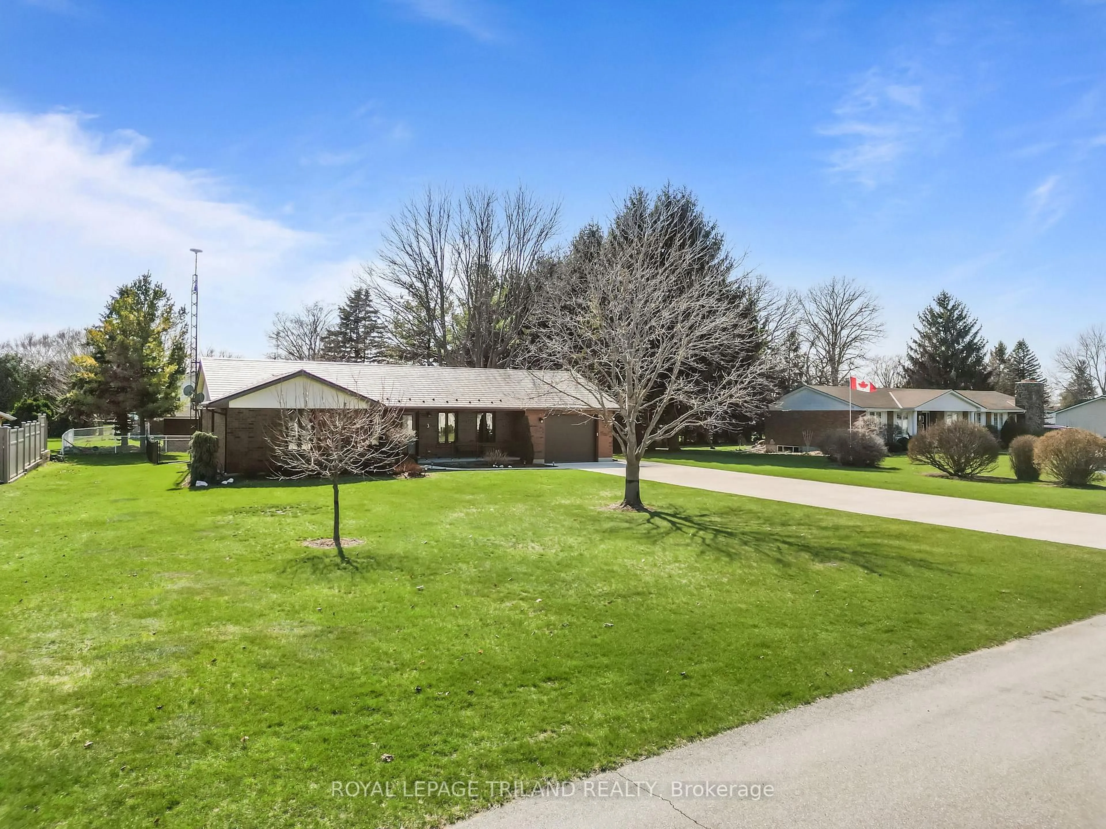 A pic from outside/outdoor area/front of a property/back of a property/a pic from drone, street for 3 Durham St, Newbury Ontario N0L 1Z0