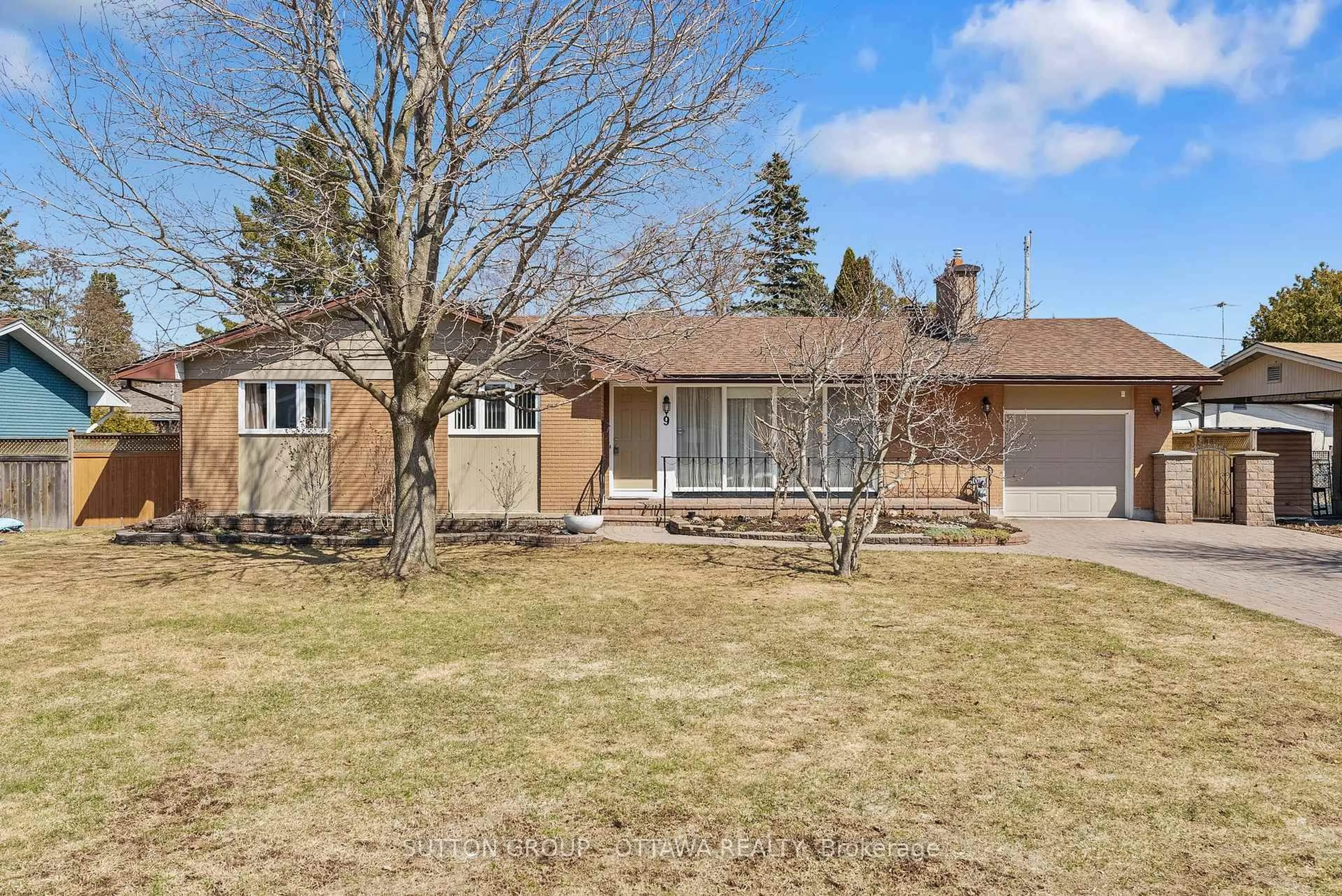 Unknown for 9 Aberfeldy St, Ottawa Ontario K2H 6H6