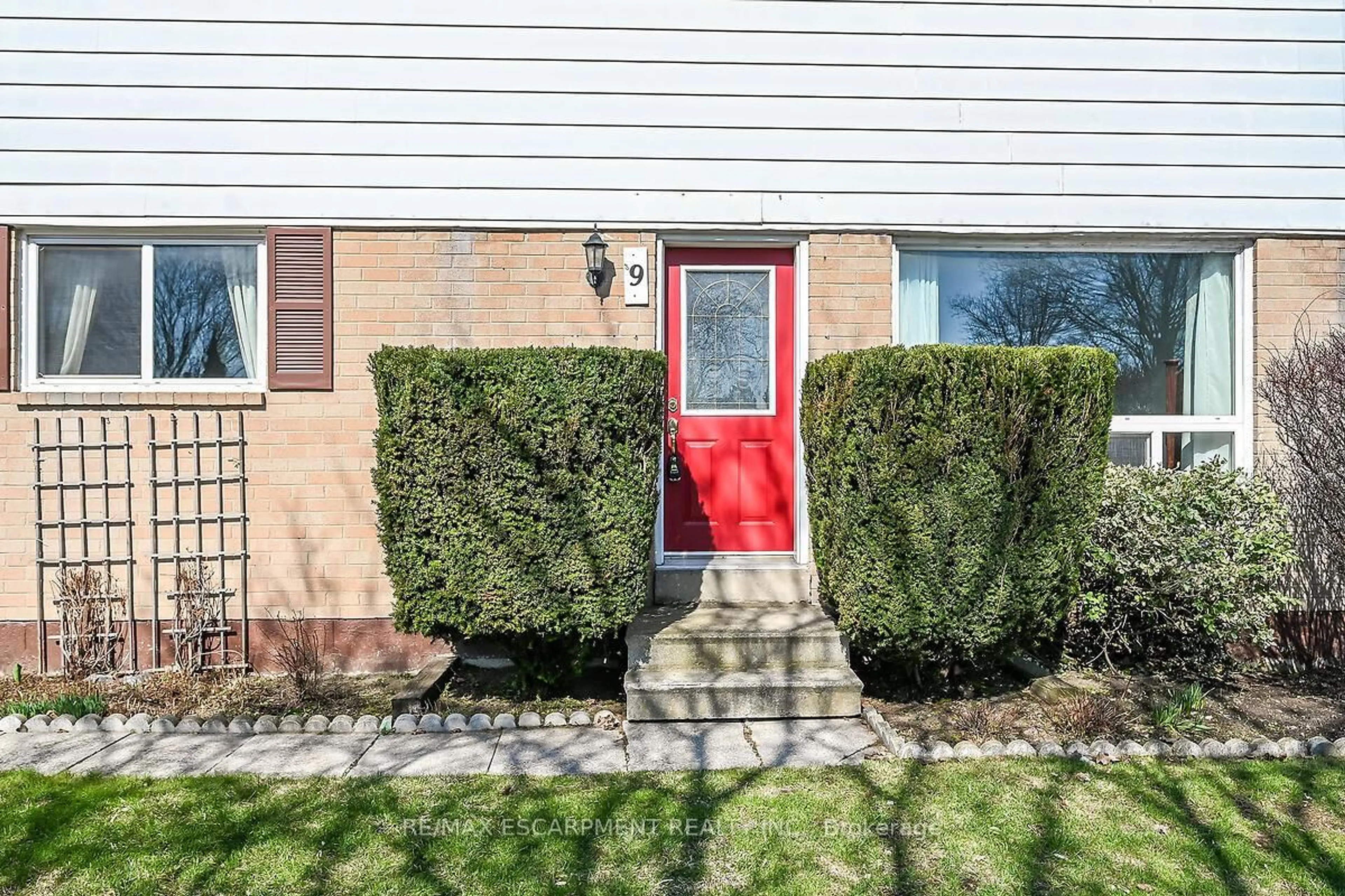 Unknown for 9 MELLENBY St, Hamilton Ontario L8J 1E6