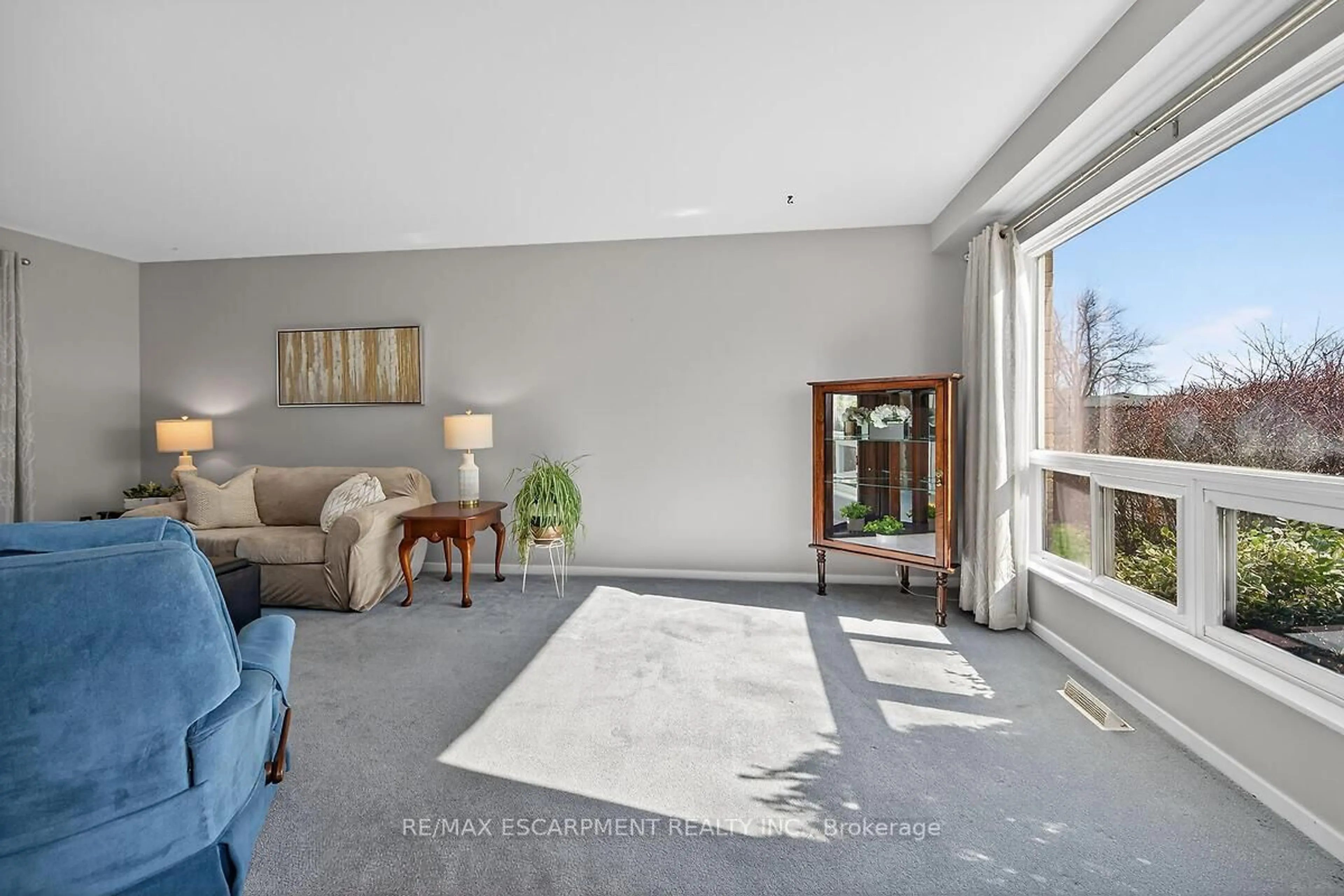 Living room with furniture, unknown for 9 MELLENBY St, Hamilton Ontario L8J 1E6