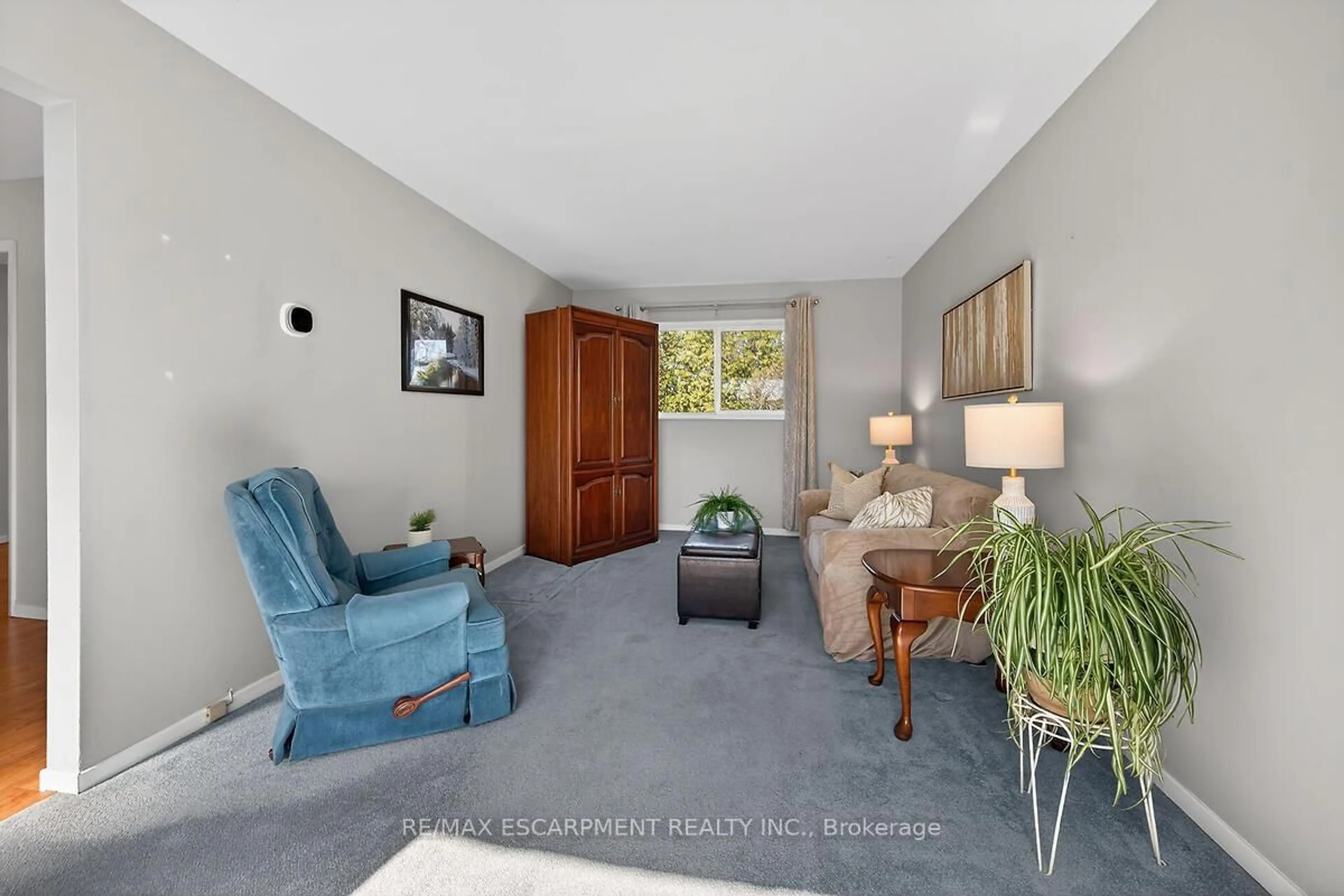 Living room with furniture, unknown for 9 MELLENBY St, Hamilton Ontario L8J 1E6