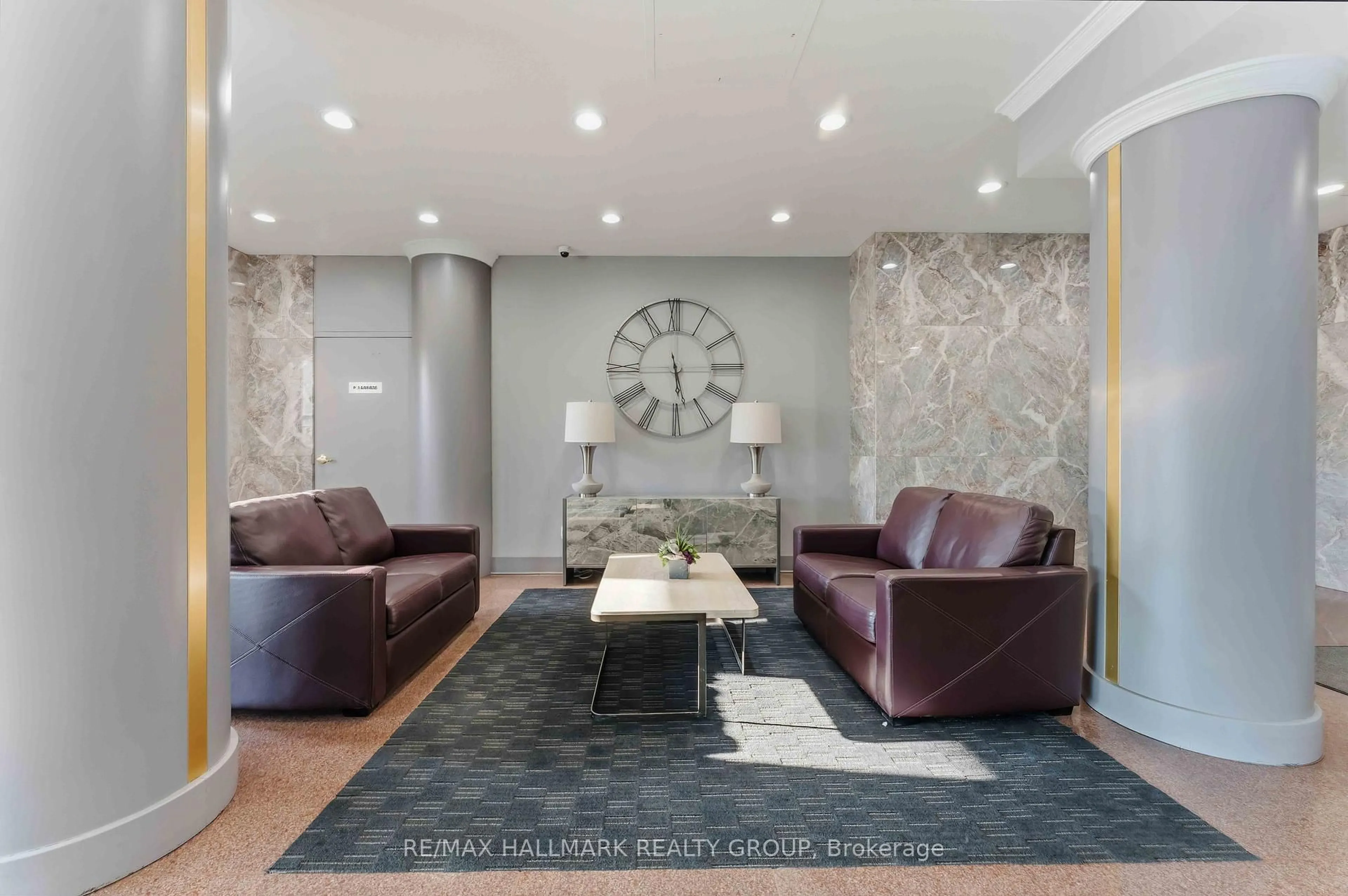 Lobby for 545 St Laurent Blvd #906, Ottawa Ontario K1K 4H9