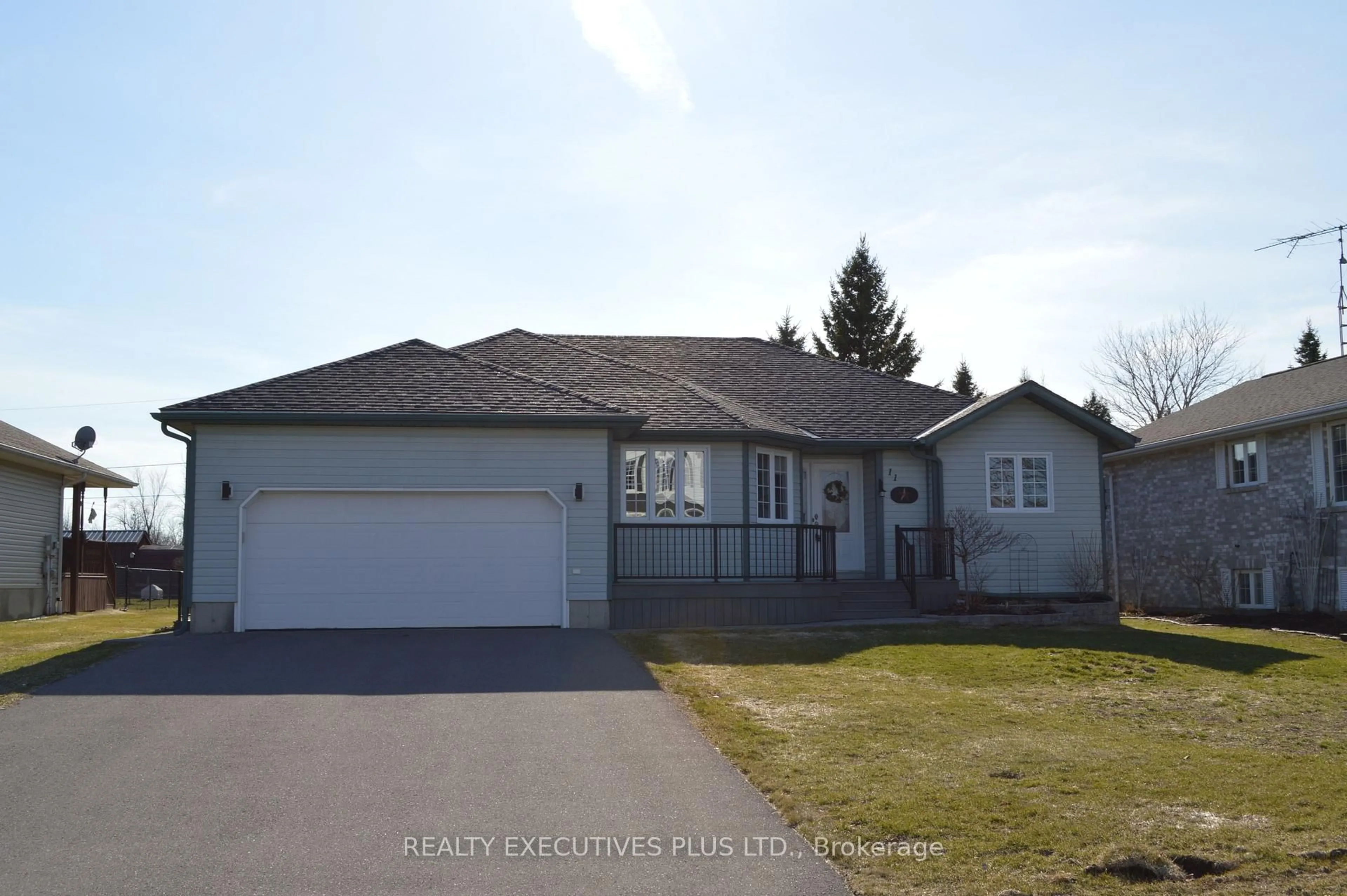 A pic from outside/outdoor area/front of a property/back of a property/a pic from drone, street for 11 Grove St, South Dundas Ontario K0E 1K0