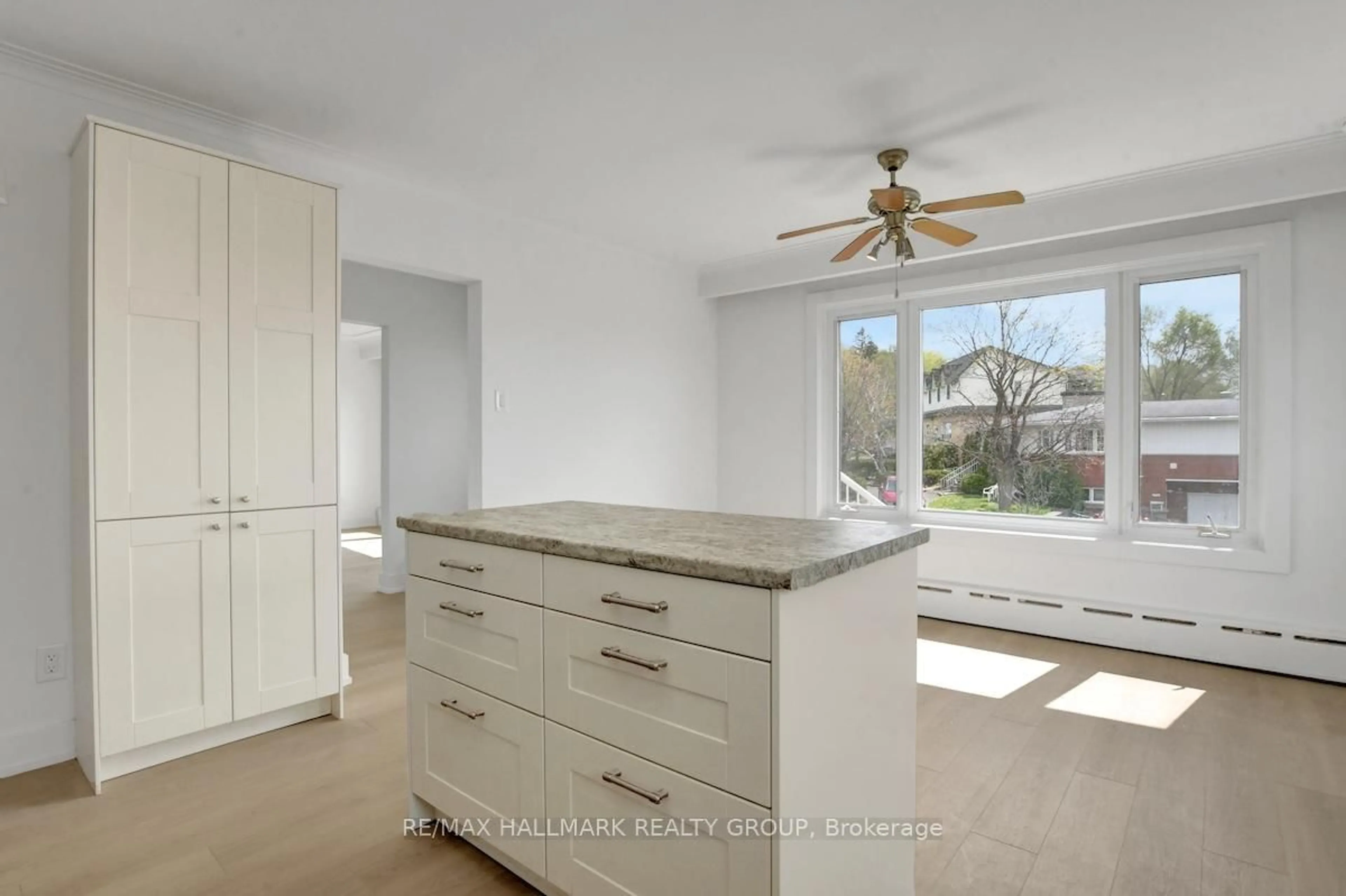 Open concept kitchen, ceramic/tile floor for 269 Michel Circ, Ottawa Ontario K1L 7P4