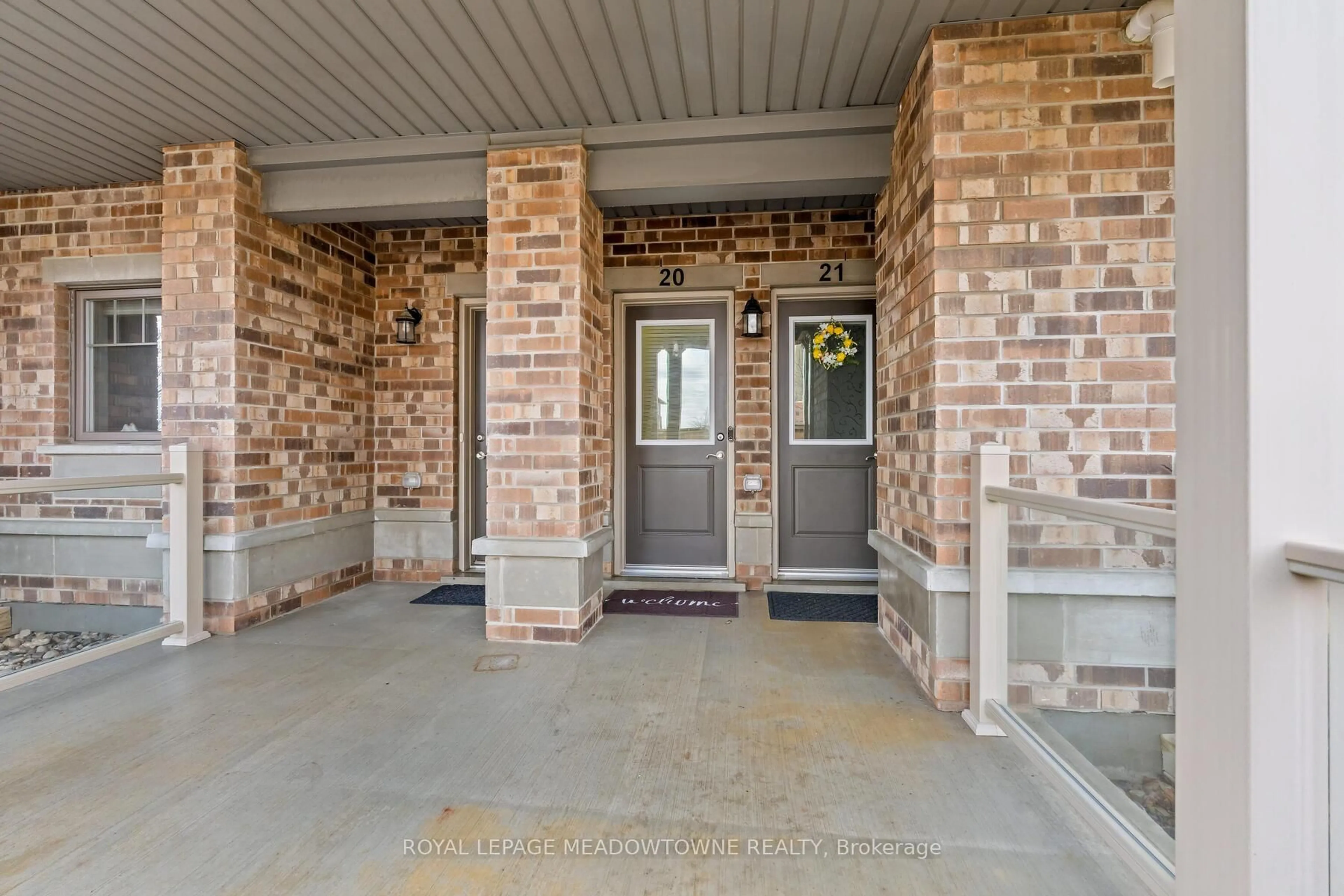 Indoor entryway for 39 Kay Cres #20, Guelph Ontario N1L 0N5