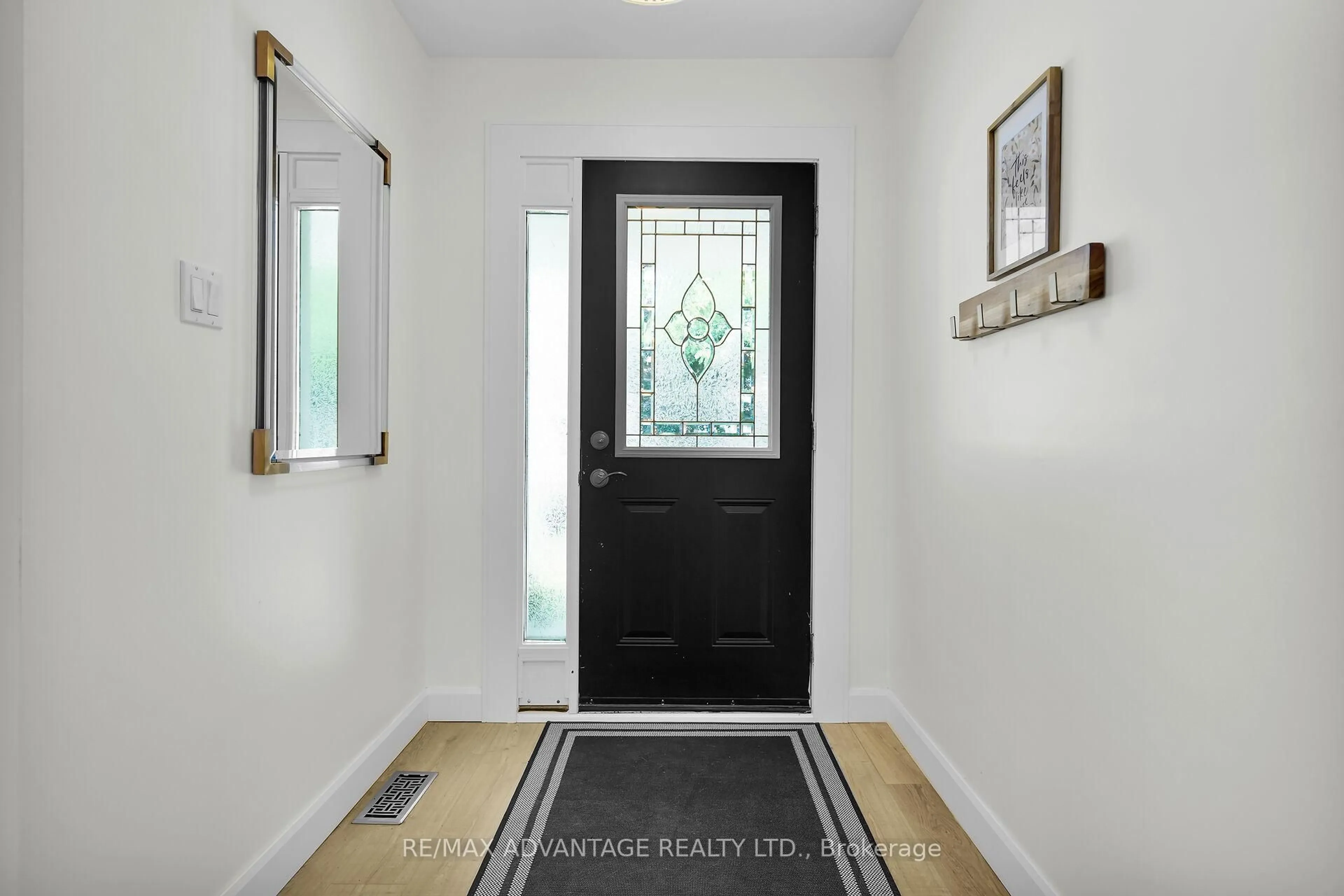 Indoor entryway for 219 Highview Ave, London South Ontario N6J 4C8