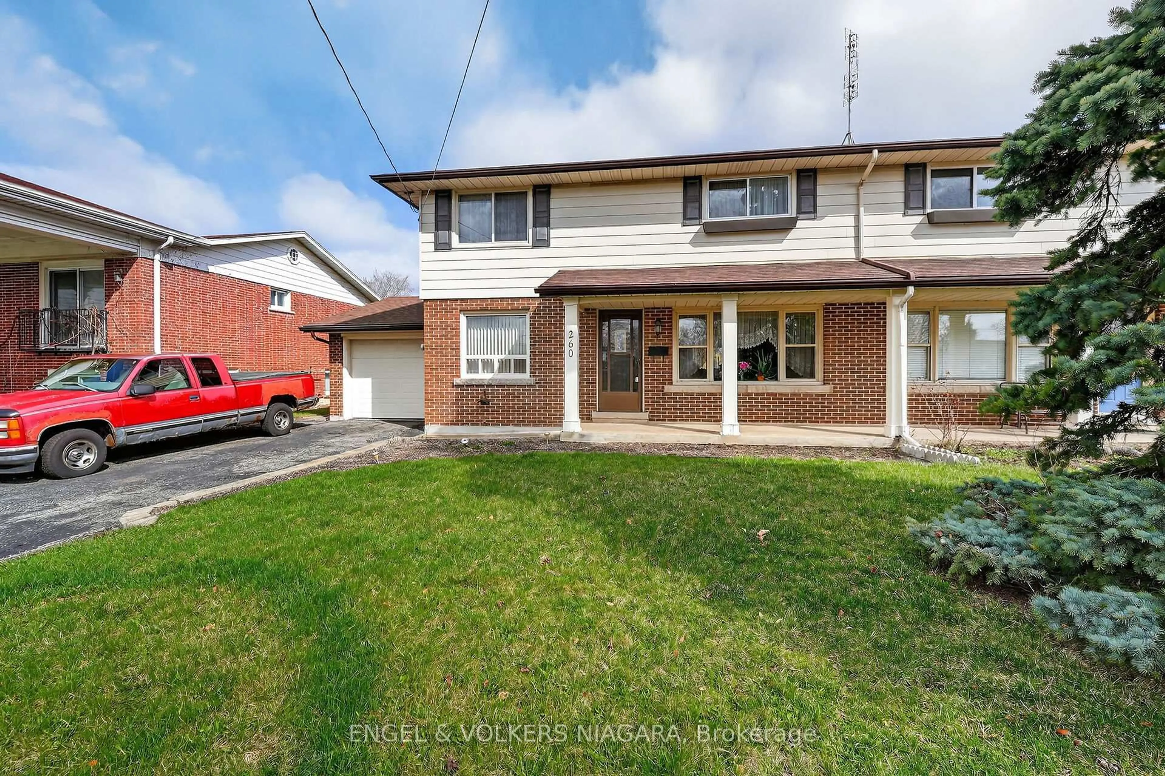 Home with brick exterior material, street for 260 St. Paul St, St. Catharines Ontario L2S 2E7