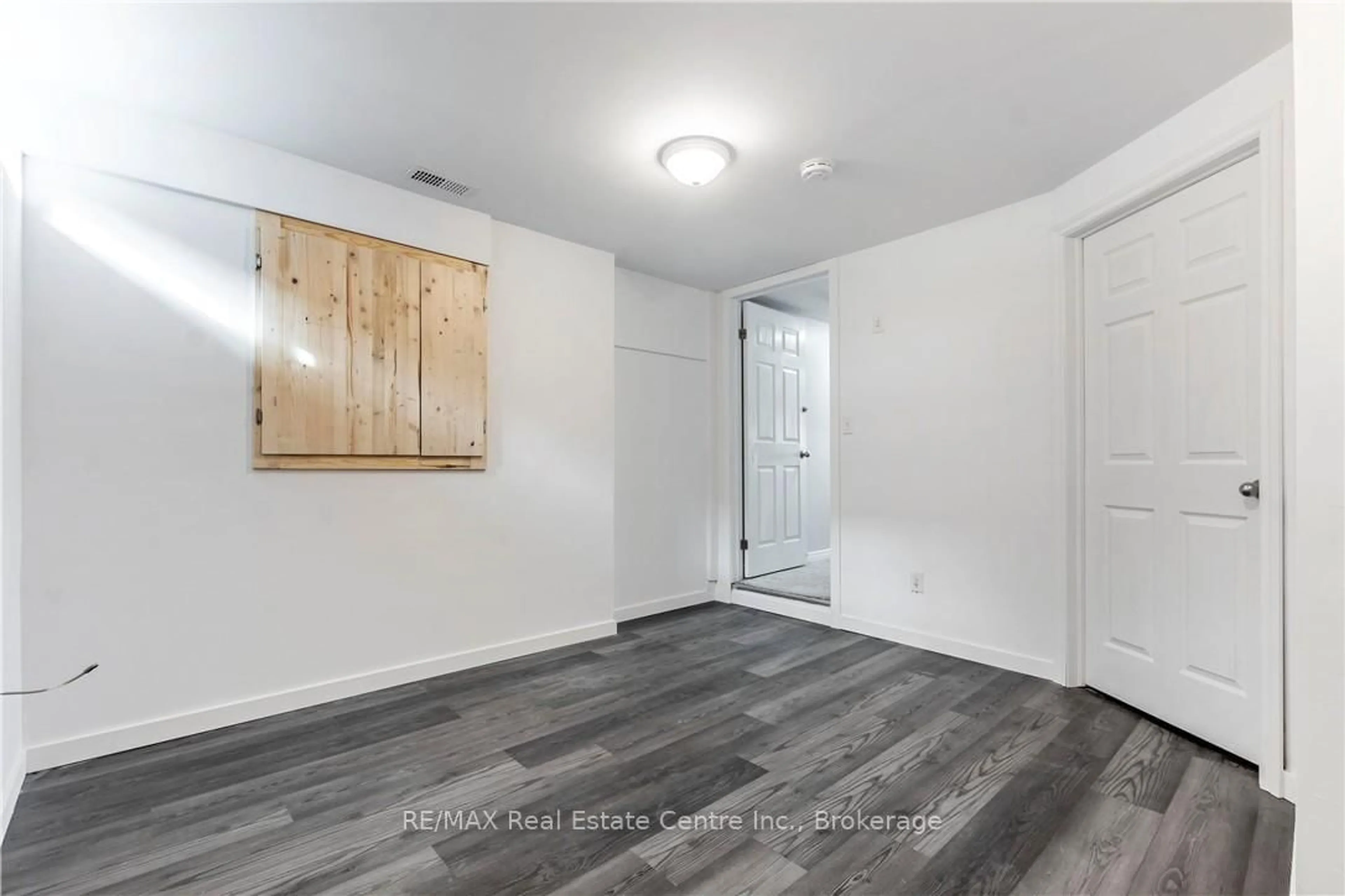 Unknown for 155 Highland Cres #B9, Waterloo Ontario N2M 0A1