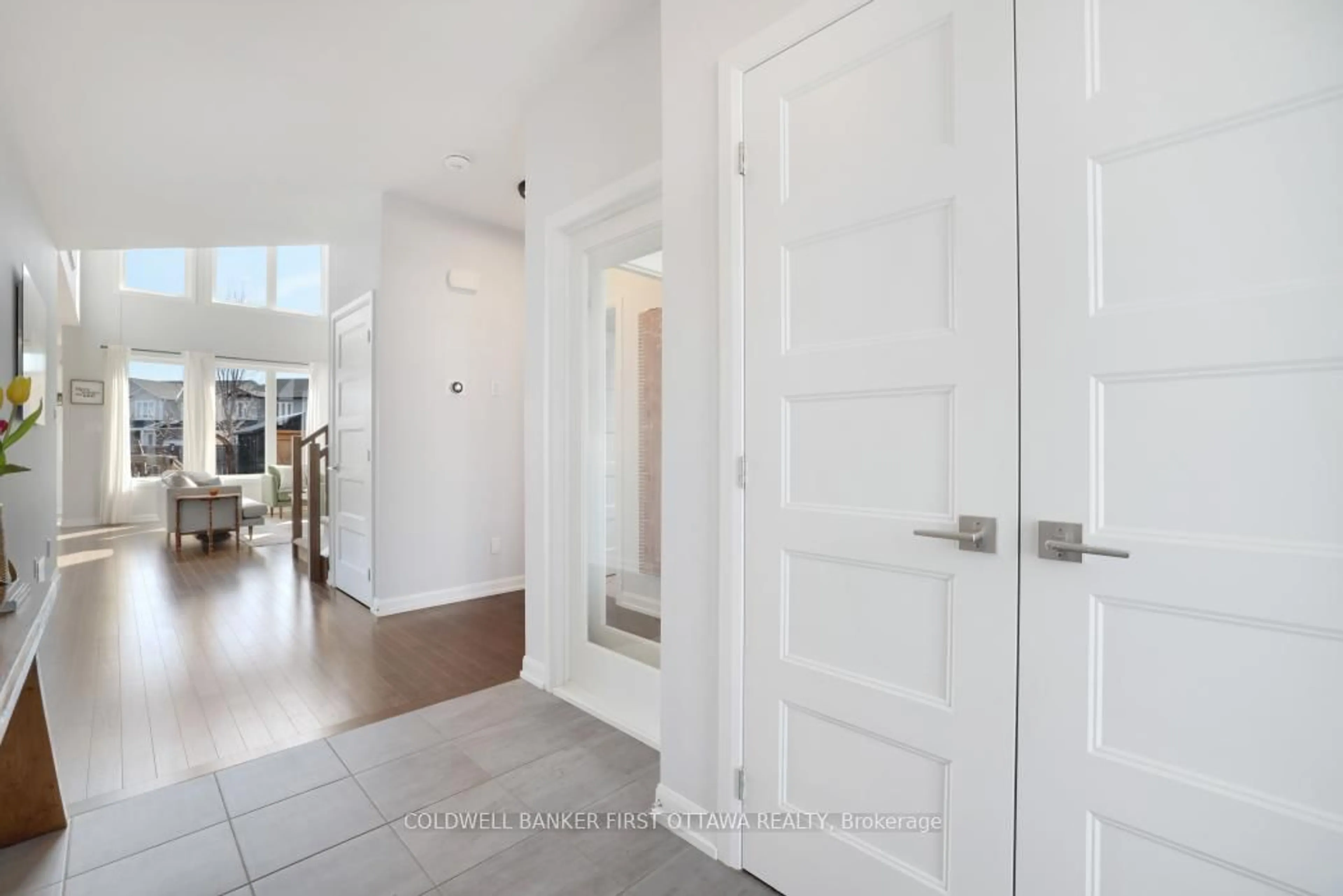 Indoor entryway for 92 Morris St, Carleton Place Ontario K7C 0H1