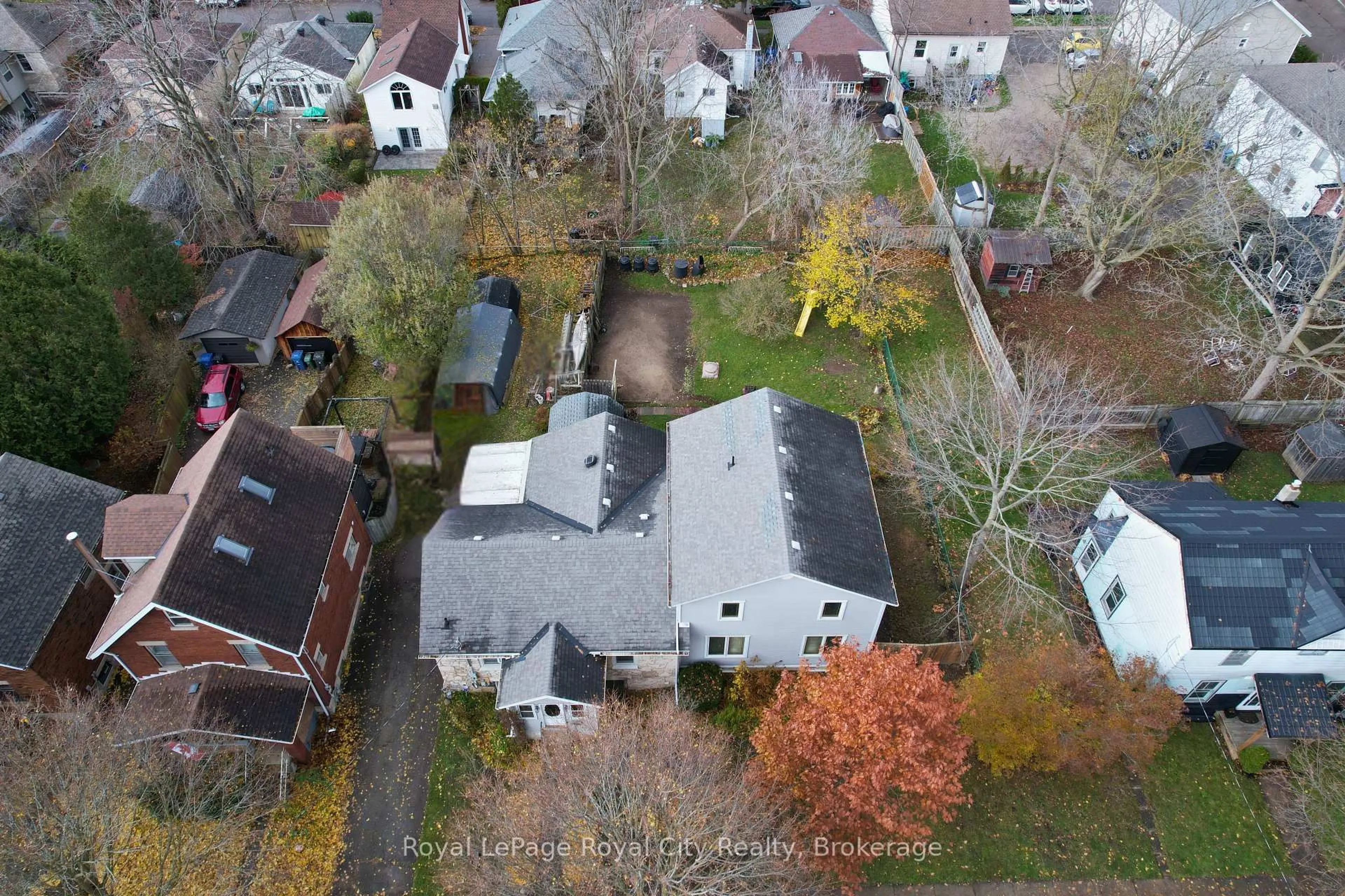 A pic from outside/outdoor area/front of a property/back of a property/a pic from drone, street for 69 Nottingham St, Guelph Ontario N1H 3M9