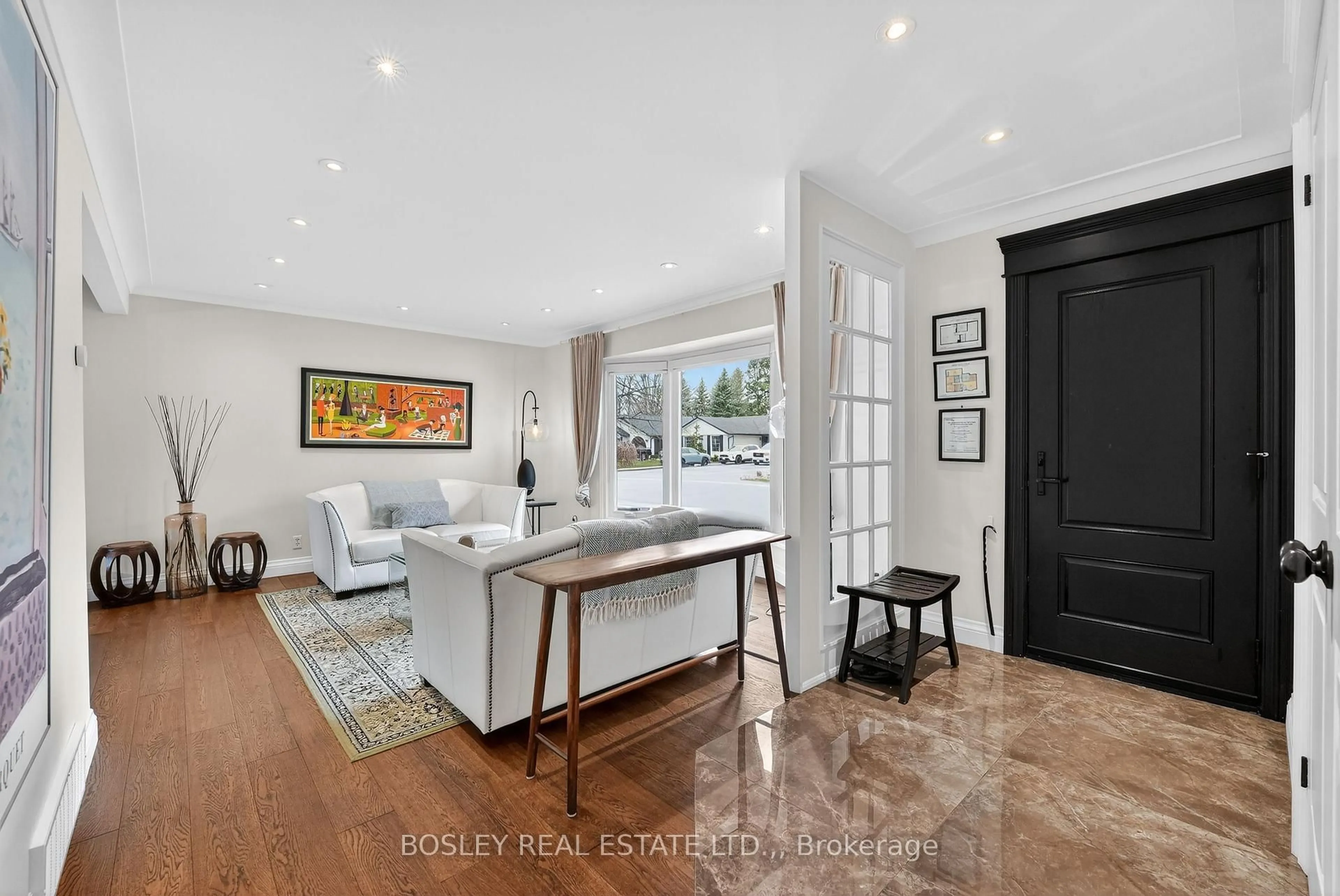 Open concept kitchen, ceramic/tile floor for 19 Dixie Ave, Niagara-on-the-Lake Ontario L0S 1J0