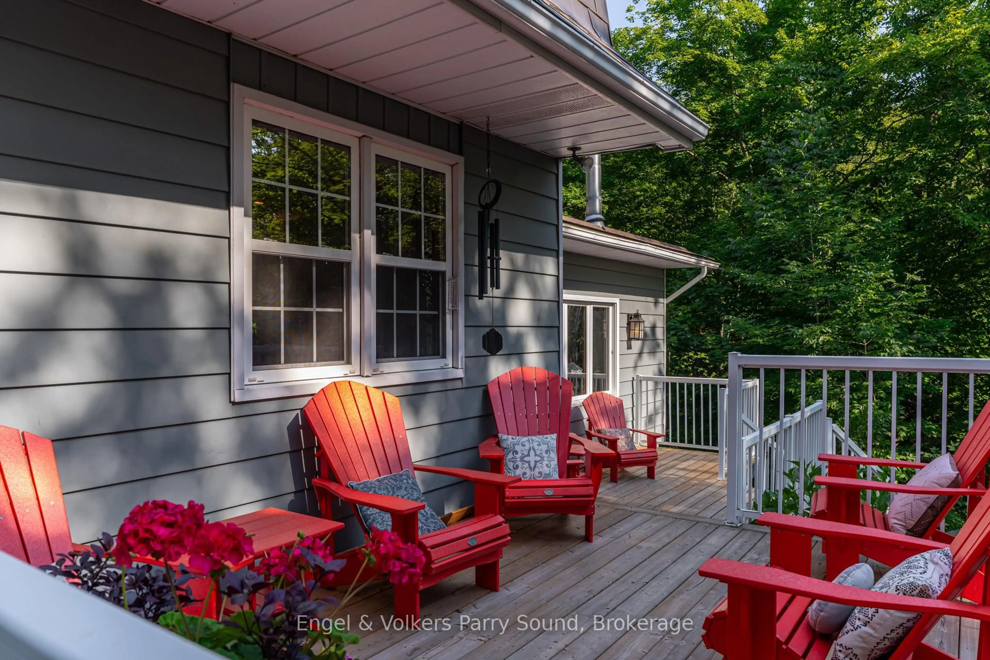 Patio, street for 6 Harmony Lane, Parry Sound Ontario P2A 0B1