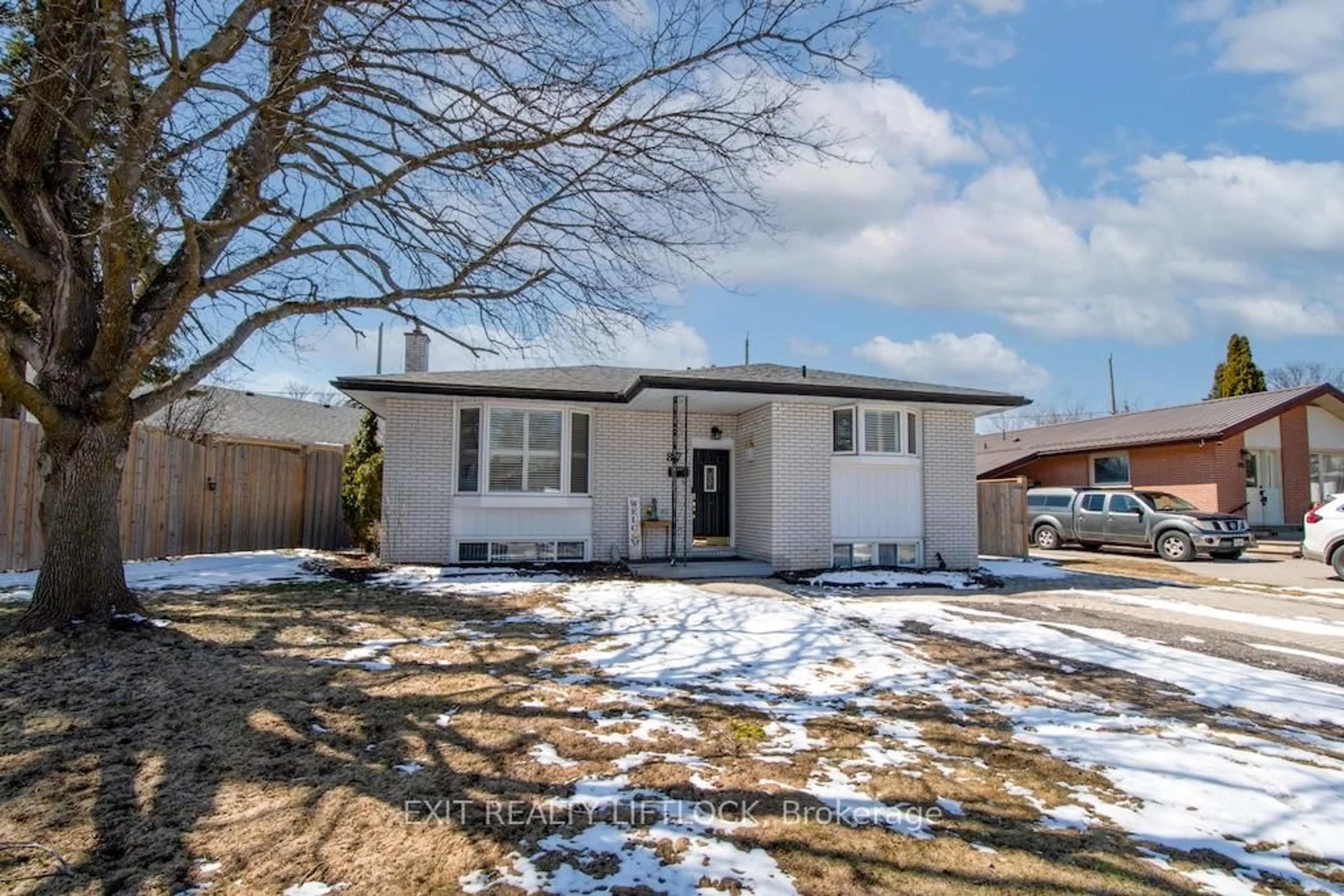 Unknown for 871 Westdale Ave, Peterborough Ontario K9H 6C5