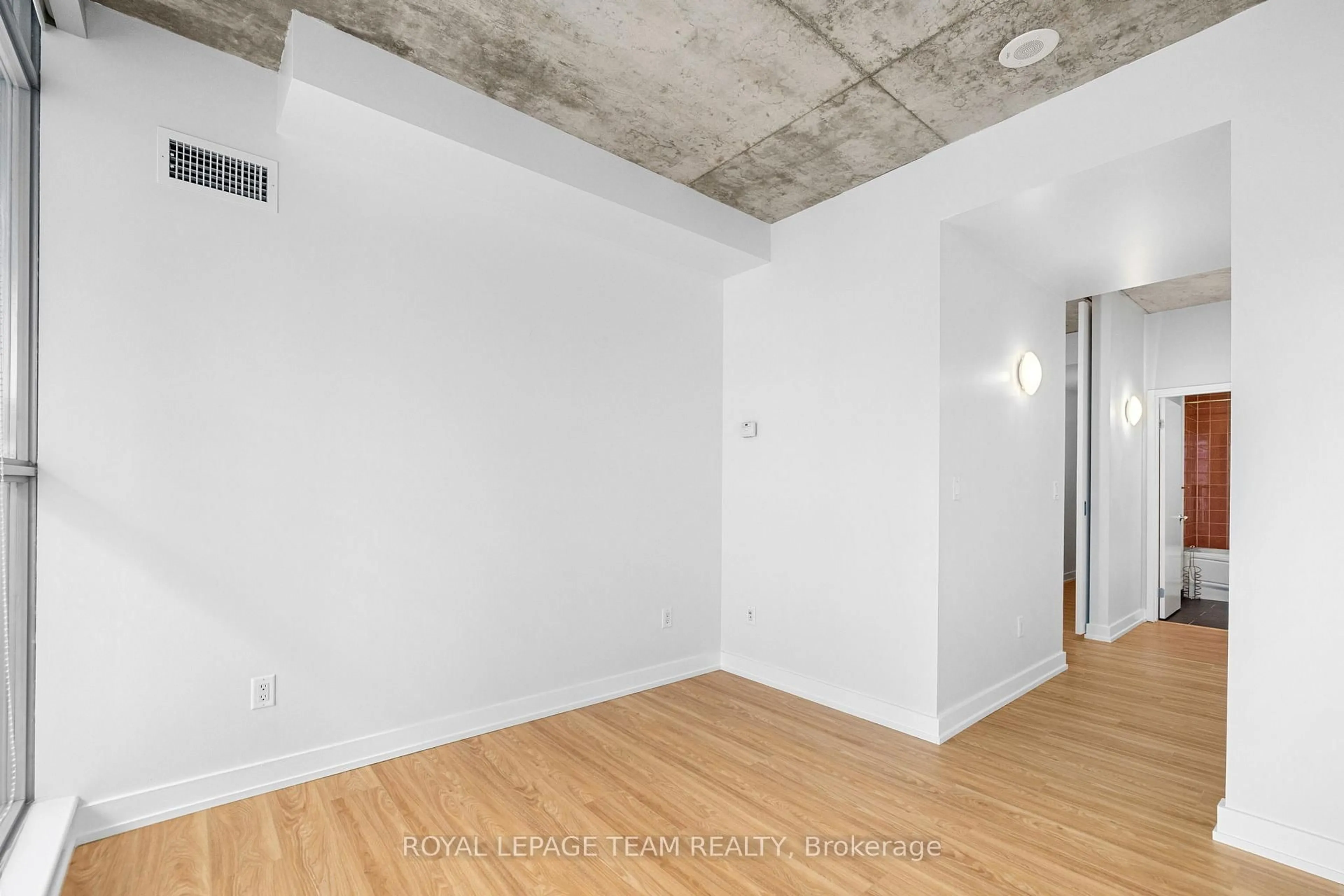 A pic of a room for 179 George St #2106, Ottawa Ontario K1N 1J8