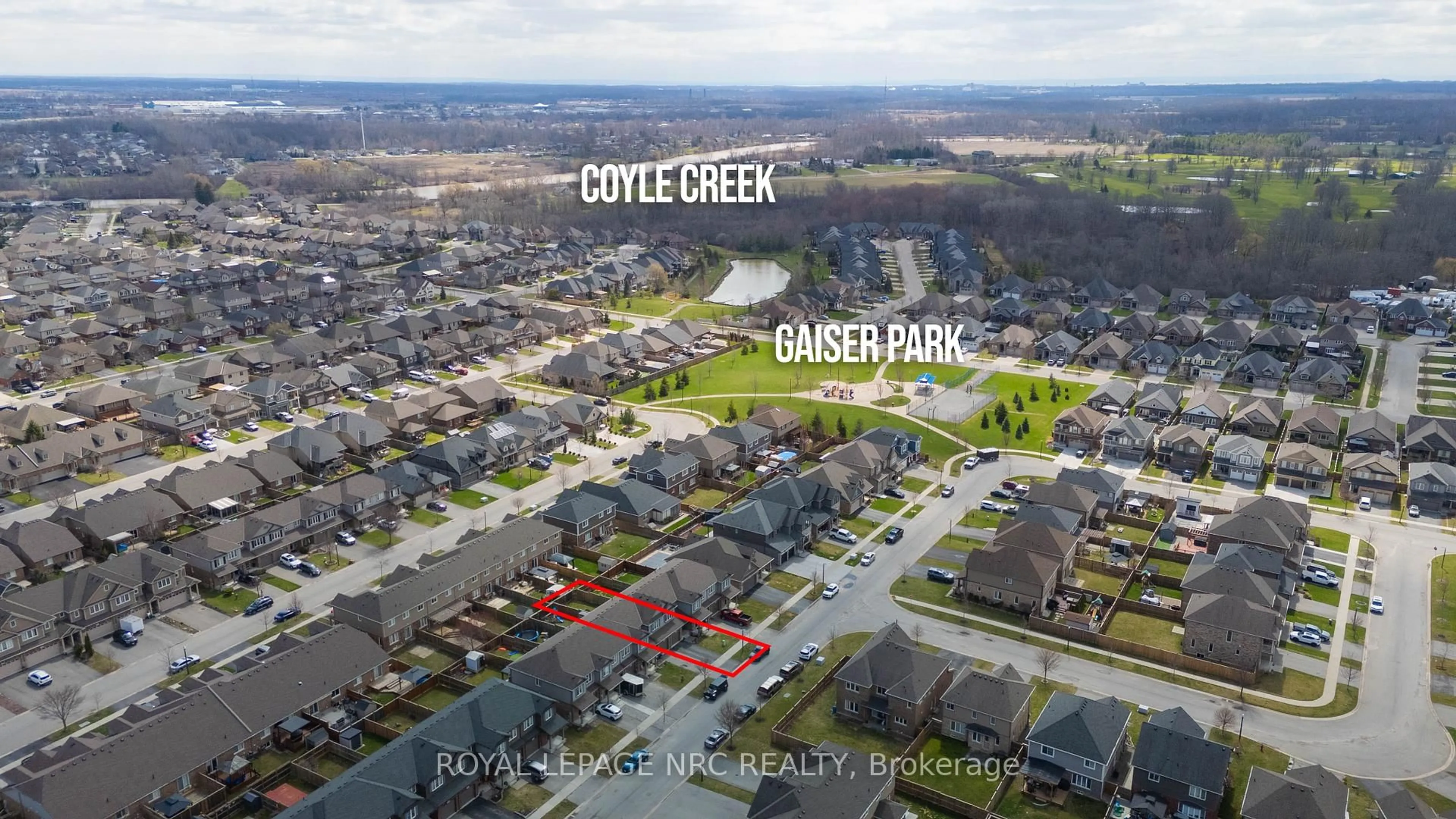 A pic from outside/outdoor area/front of a property/back of a property/a pic from drone, water/lake/river/ocean view for 323 Silverwood Ave, Welland Ontario L3C 0C5