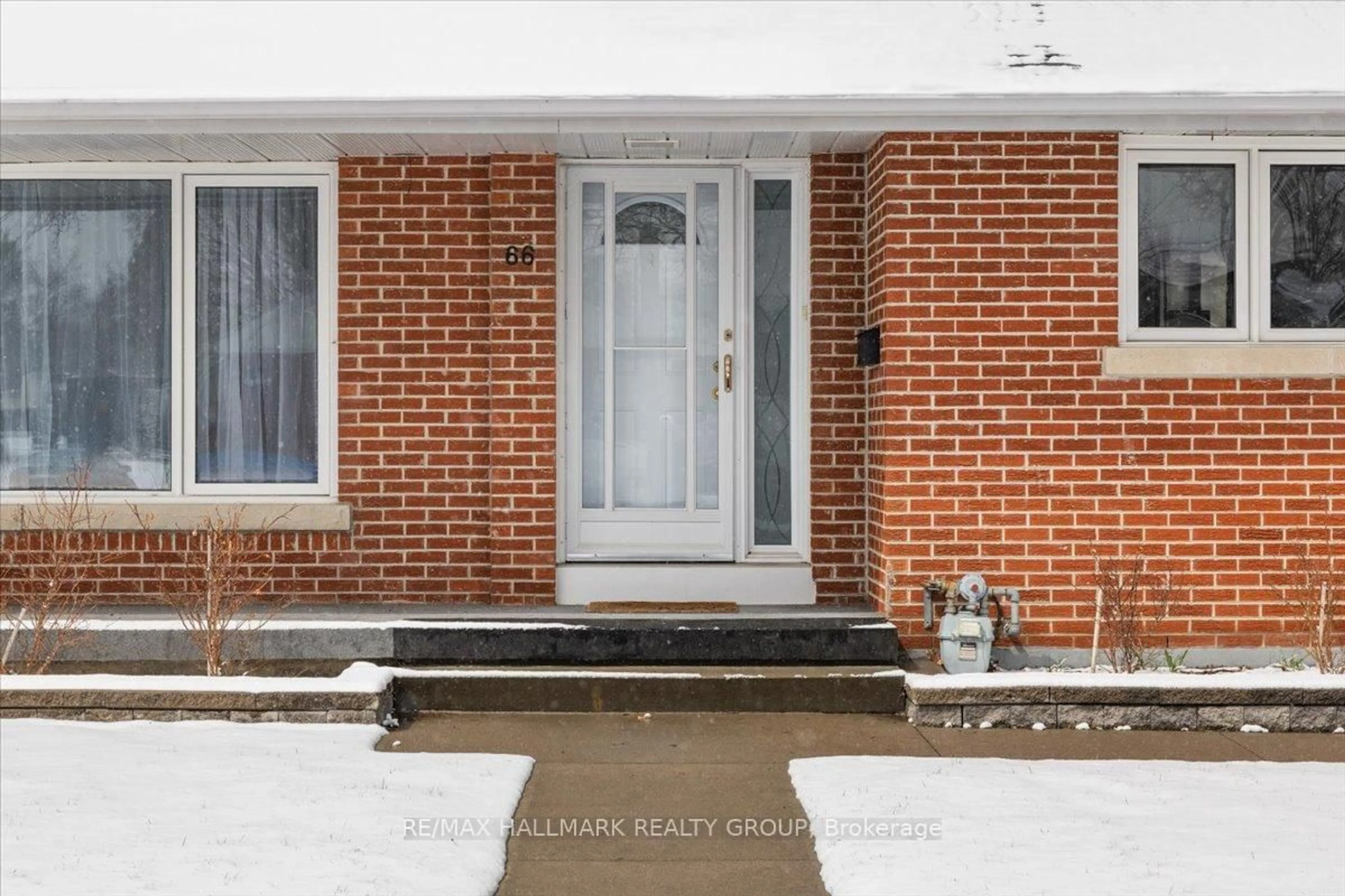 Home with brick exterior material, street for 66 Broadview Ave, Smiths Falls Ontario K7A 3W6