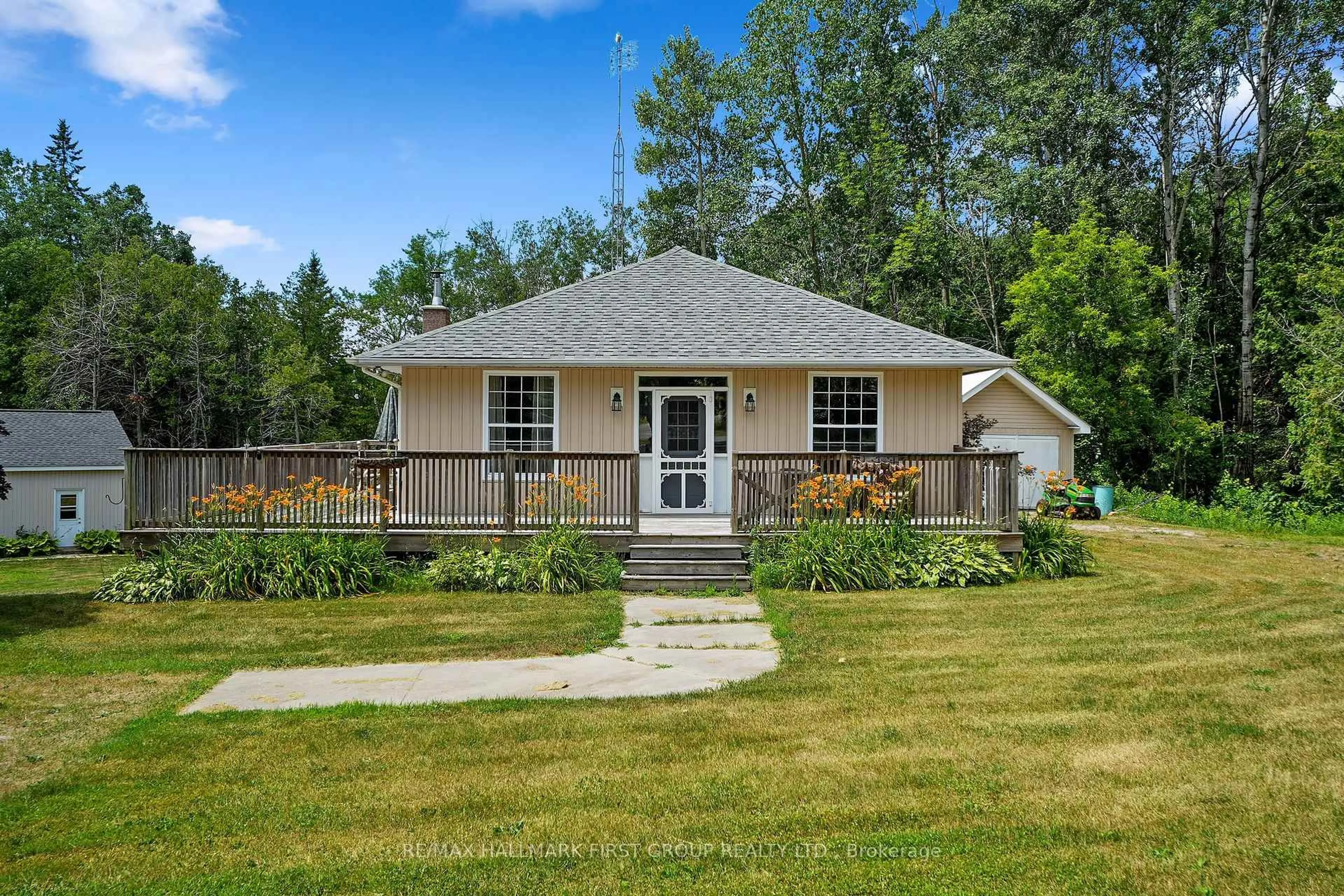 Home with vinyl exterior material, street for 10906 1st Line Rd, Alnwick/Haldimand Ontario K0K 2X0