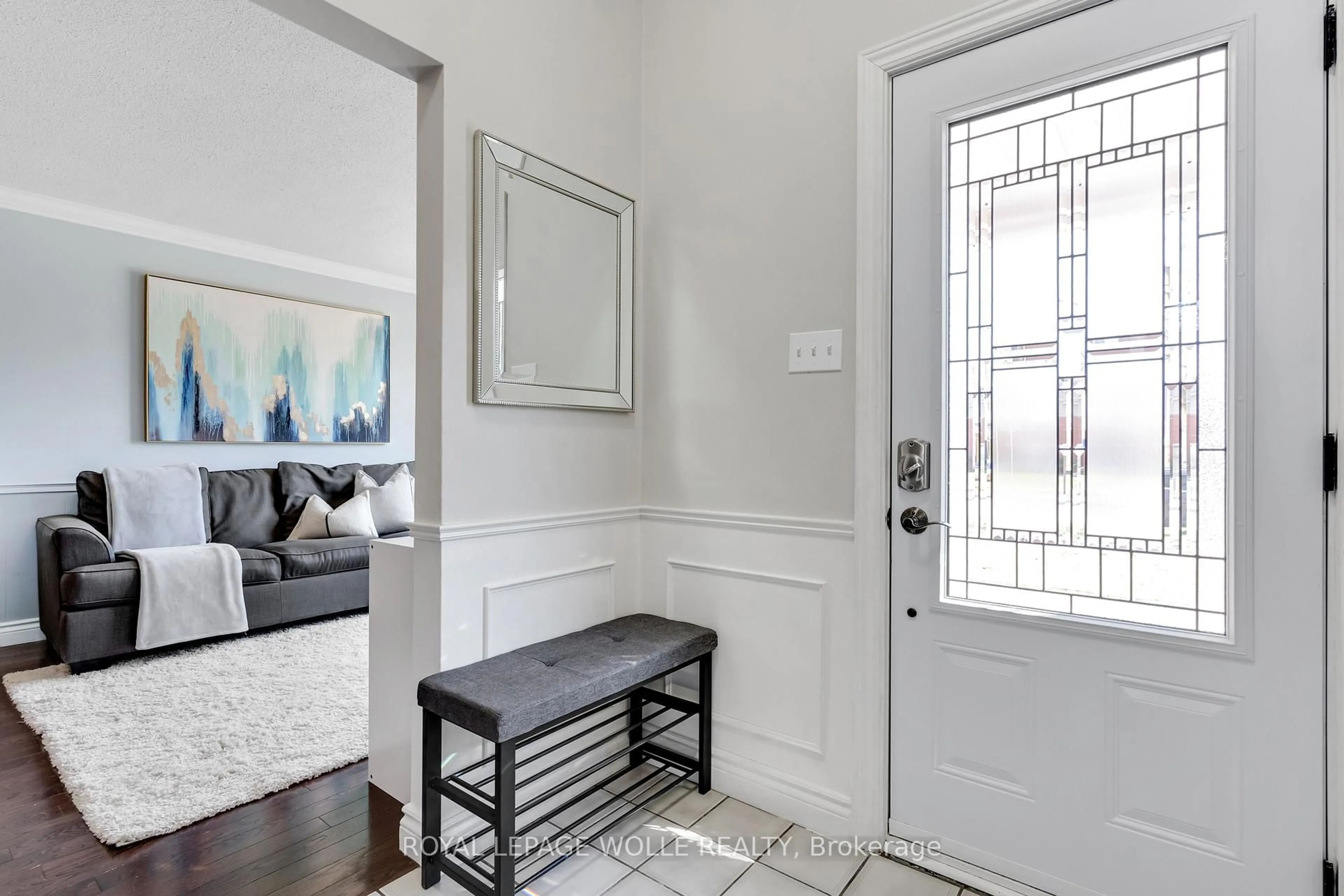 Indoor entryway for 86 McGarry Dr, Kitchener Ontario N2N 1A4