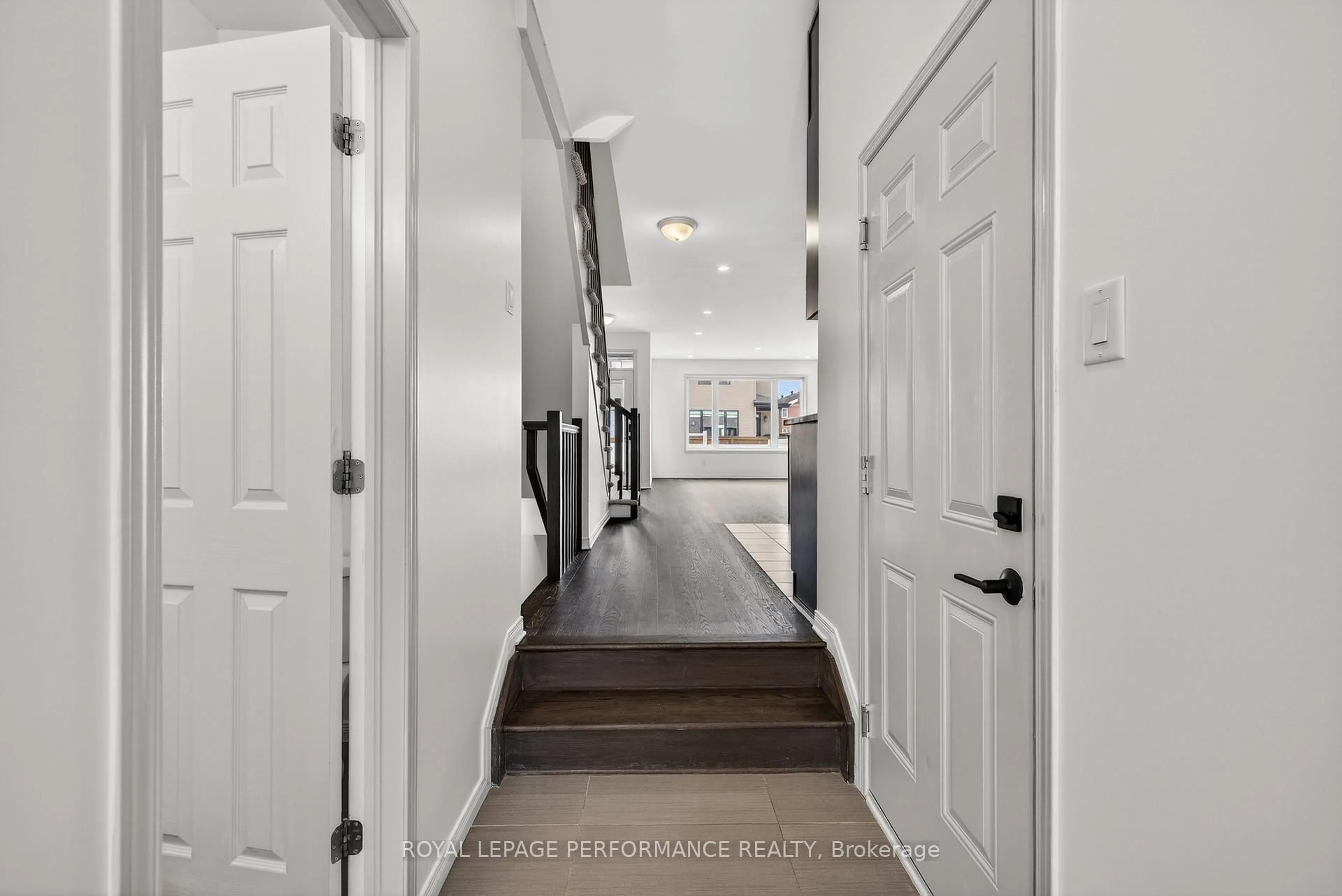 Indoor entryway for 345 Nonius St, Ottawa Ontario K2V 0E1