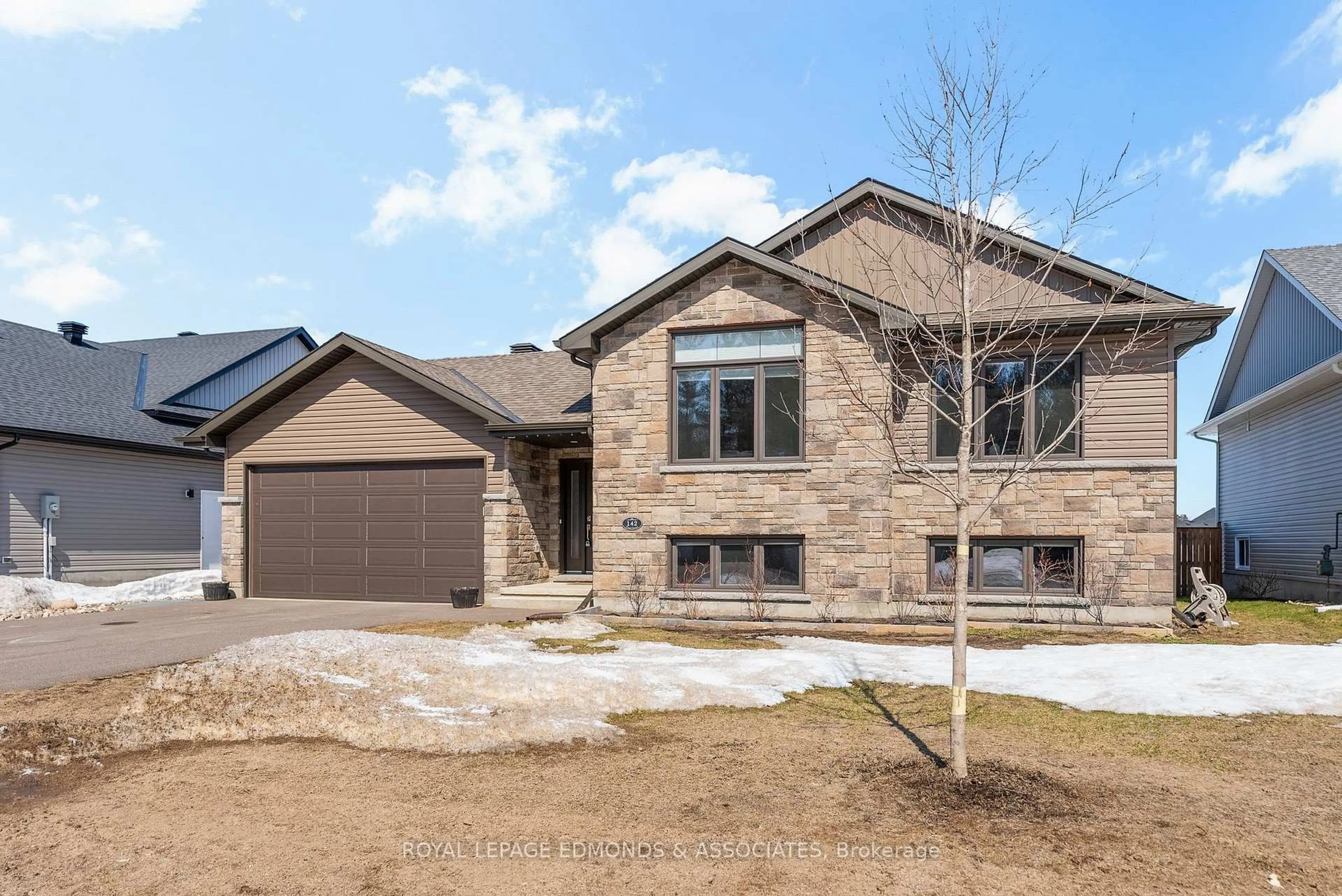 Home with brick exterior material, street for 142 Chad St, Petawawa Ontario K8H 0G8