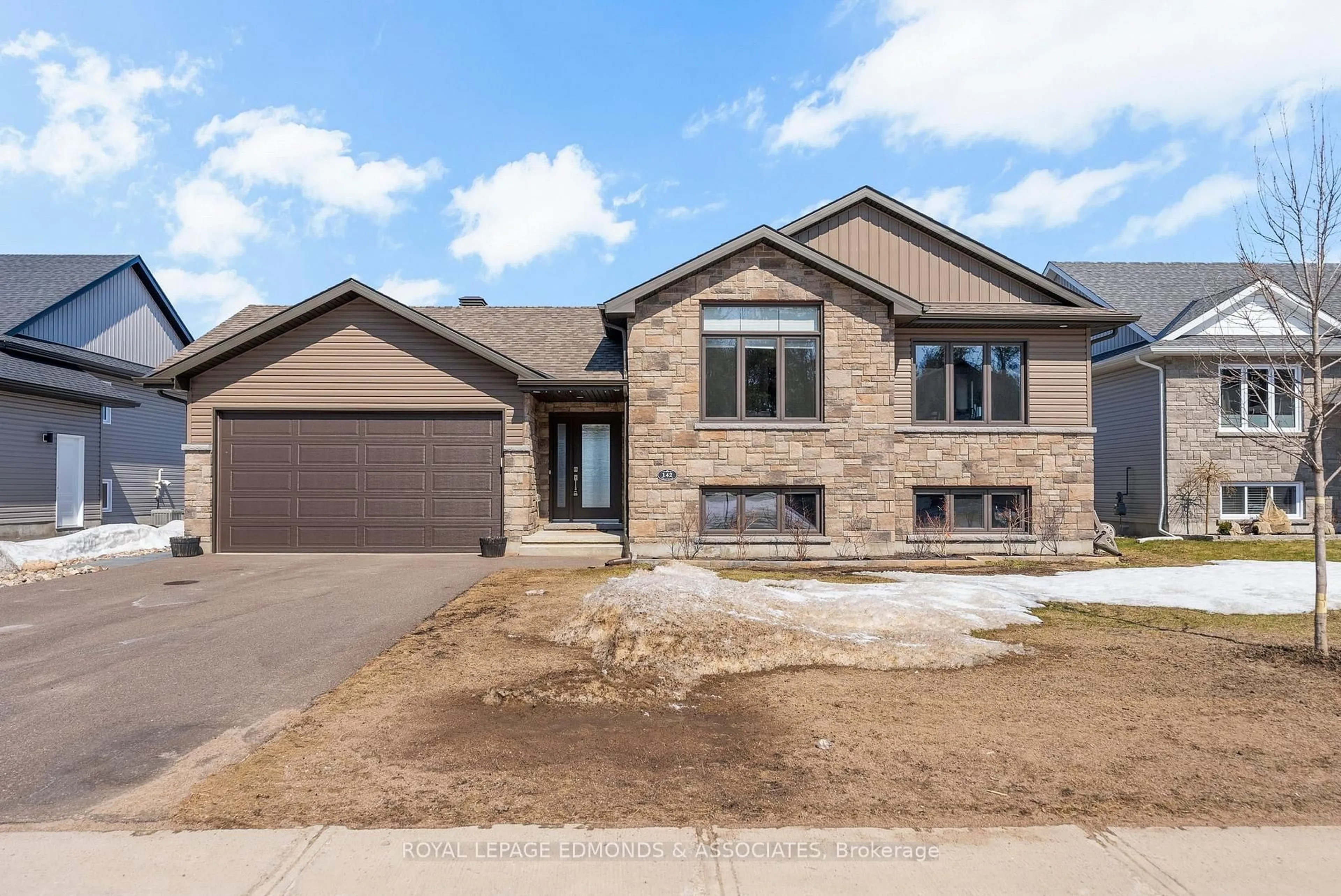 Home with brick exterior material, street for 142 Chad St, Petawawa Ontario K8H 0G8