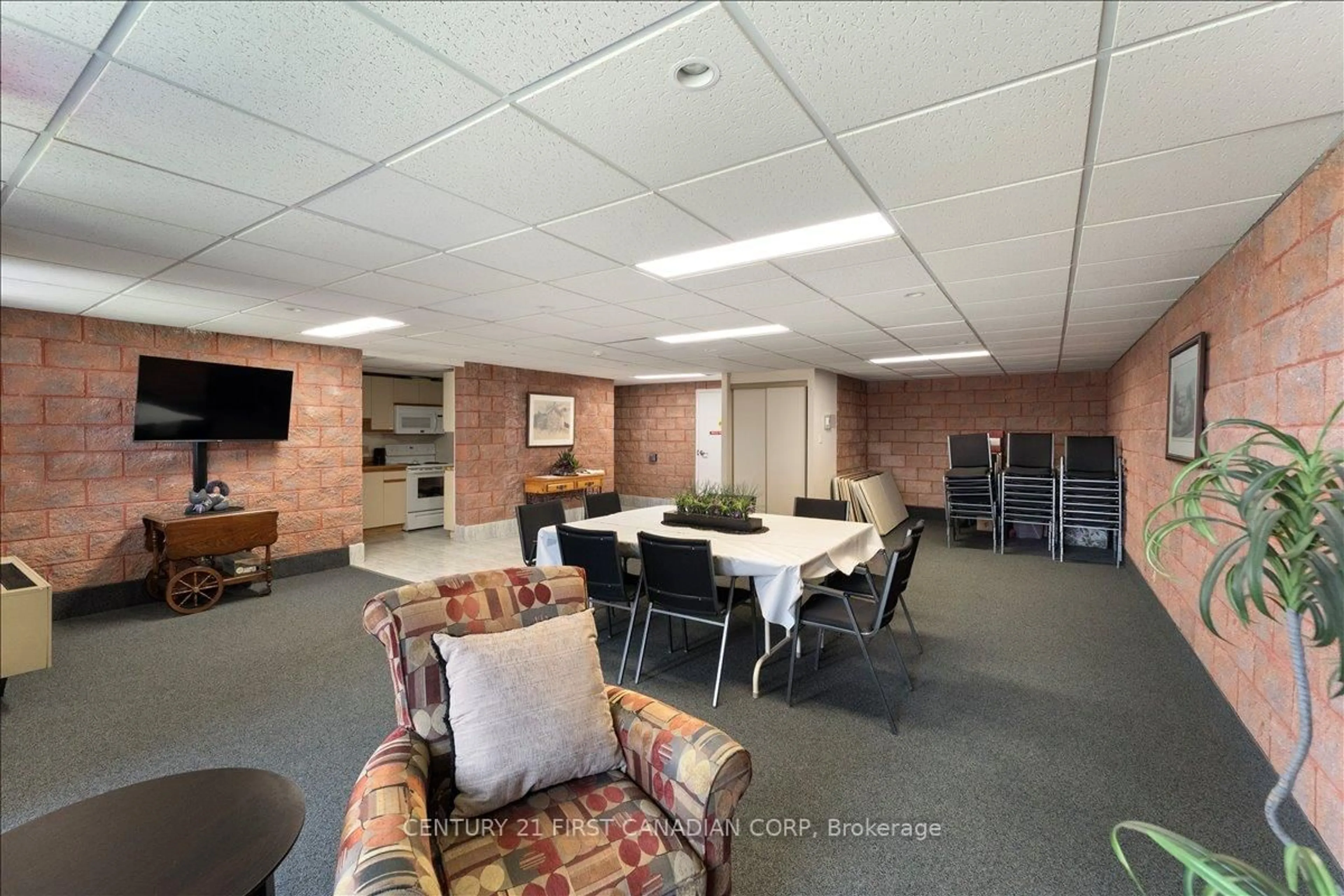 A pic of a room for 5 Mill Pond Crt #706, Norfolk Ontario N3Y 5J6