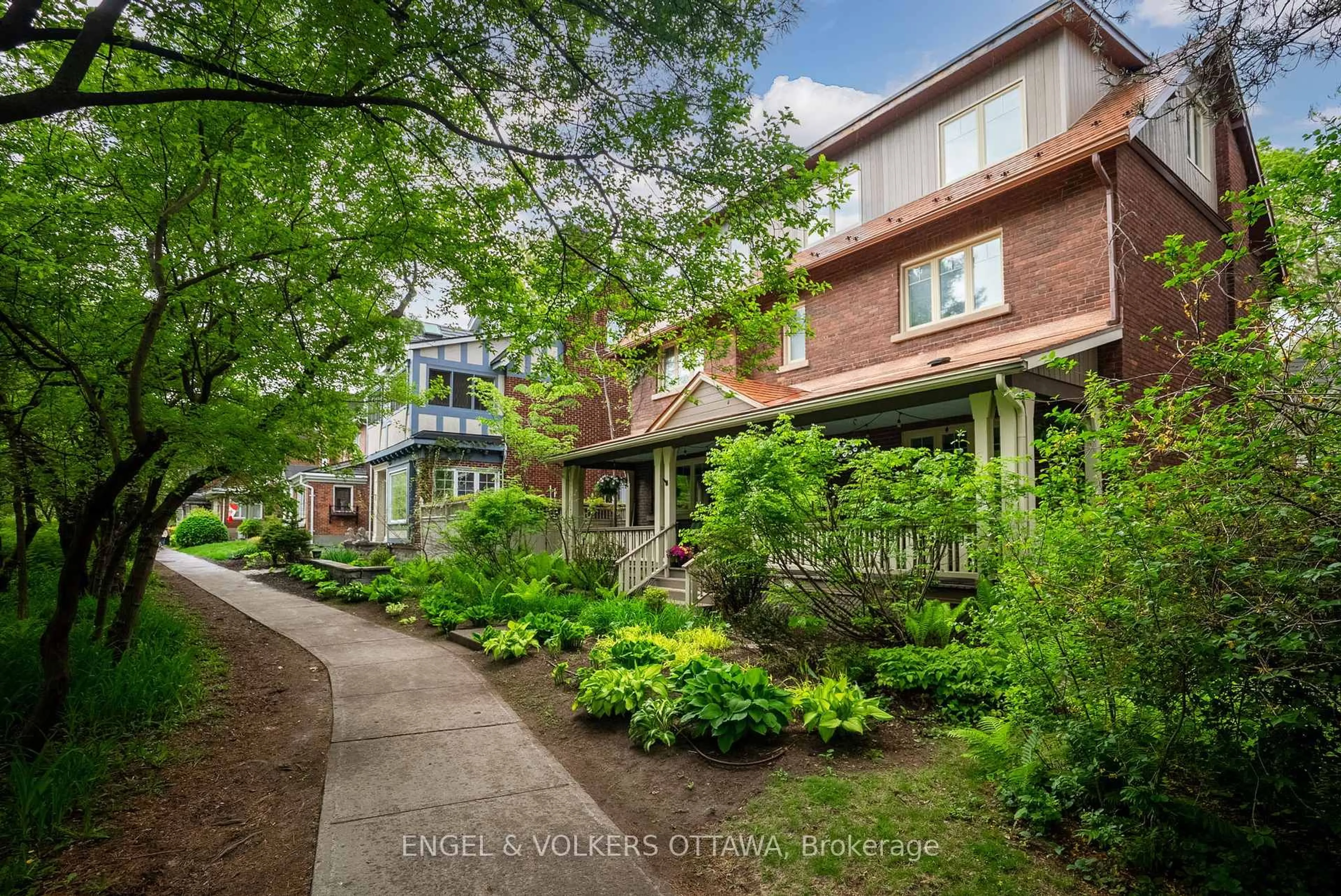 Unknown for 498 Queen Elizabeth Dr, Ottawa Ontario K1S 3N4