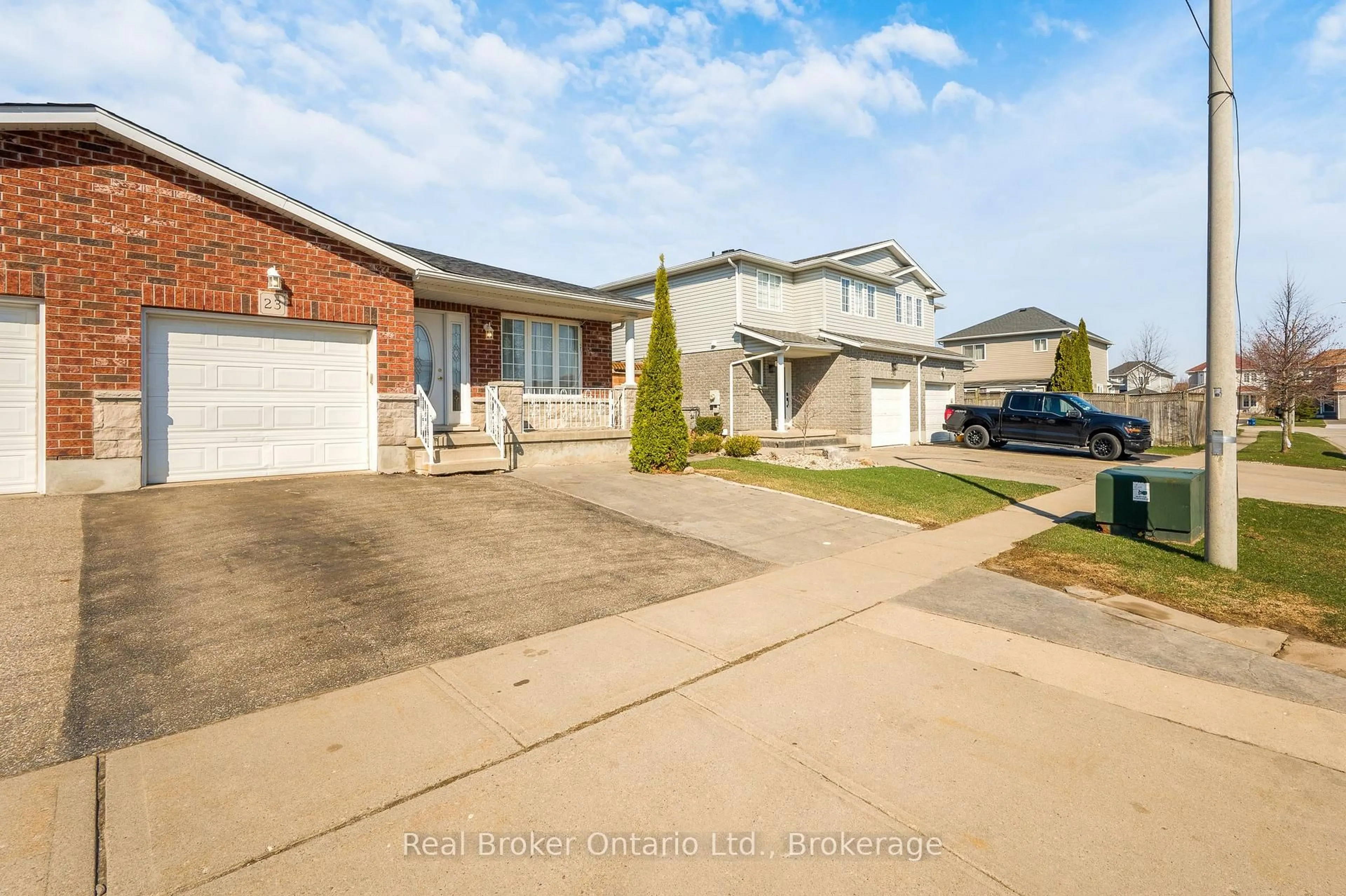 A pic from outside/outdoor area/front of a property/back of a property/a pic from drone, street for 23 Mosser Dr, Cambridge Ontario N1P 1J1