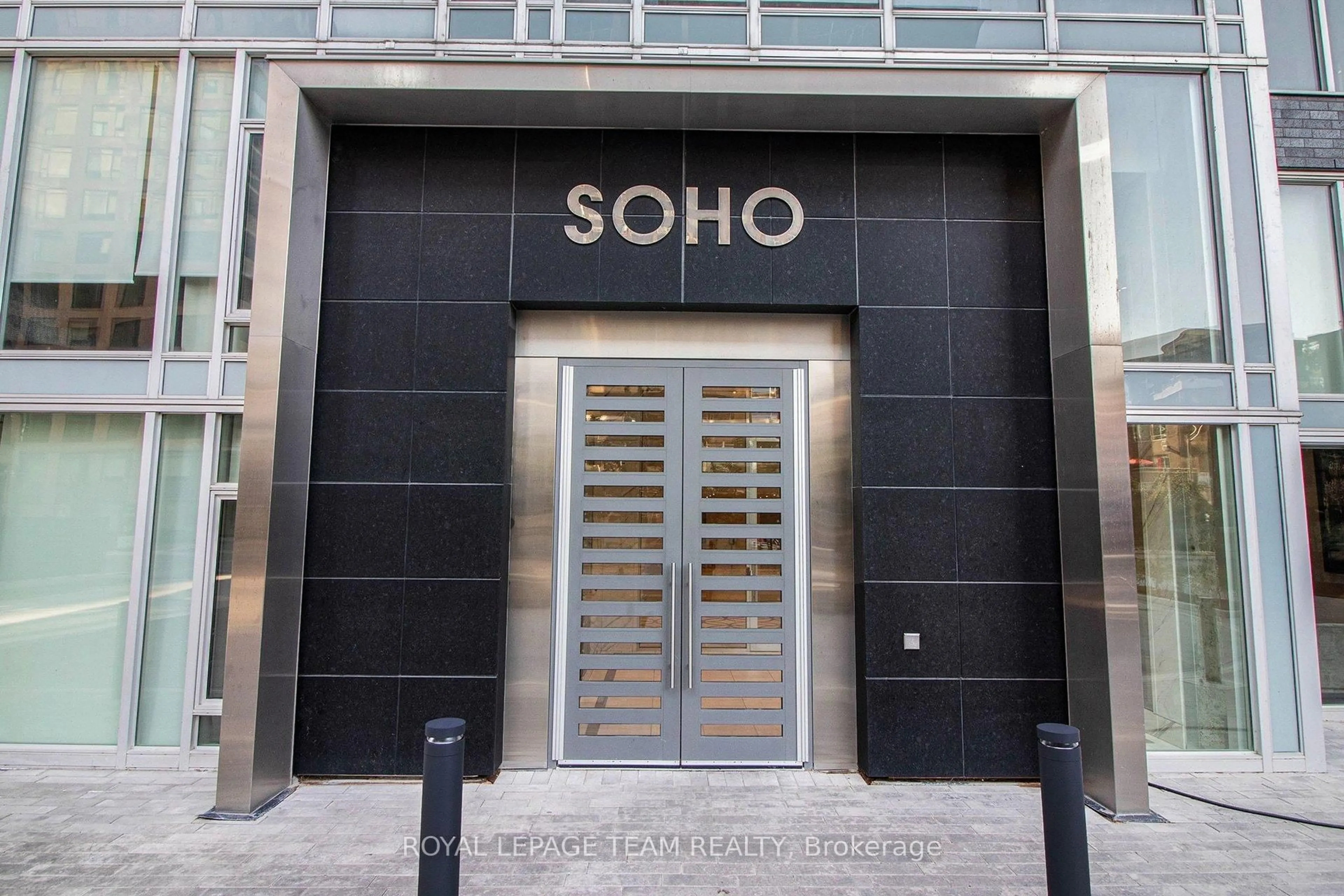 Lobby for 111 Champagne Ave #406, Ottawa Ontario K1S 5V3