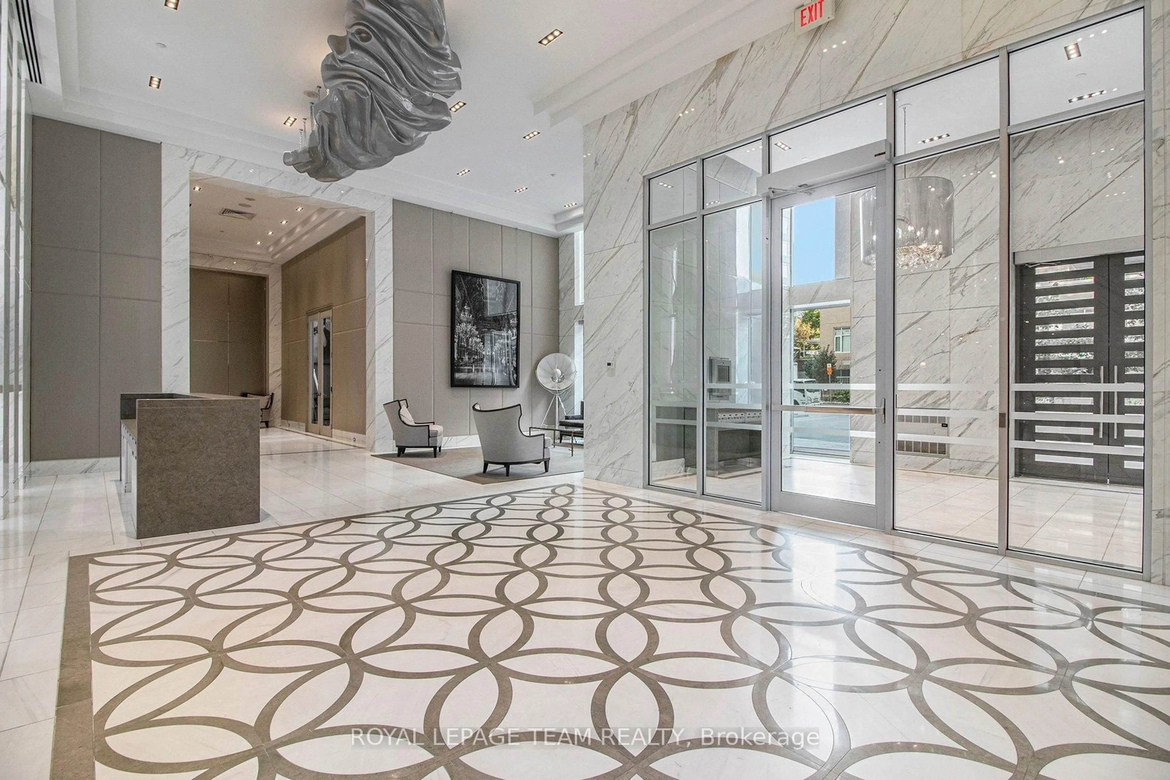 Unknown for 111 Champagne Ave #406, Ottawa Ontario K1S 5V3