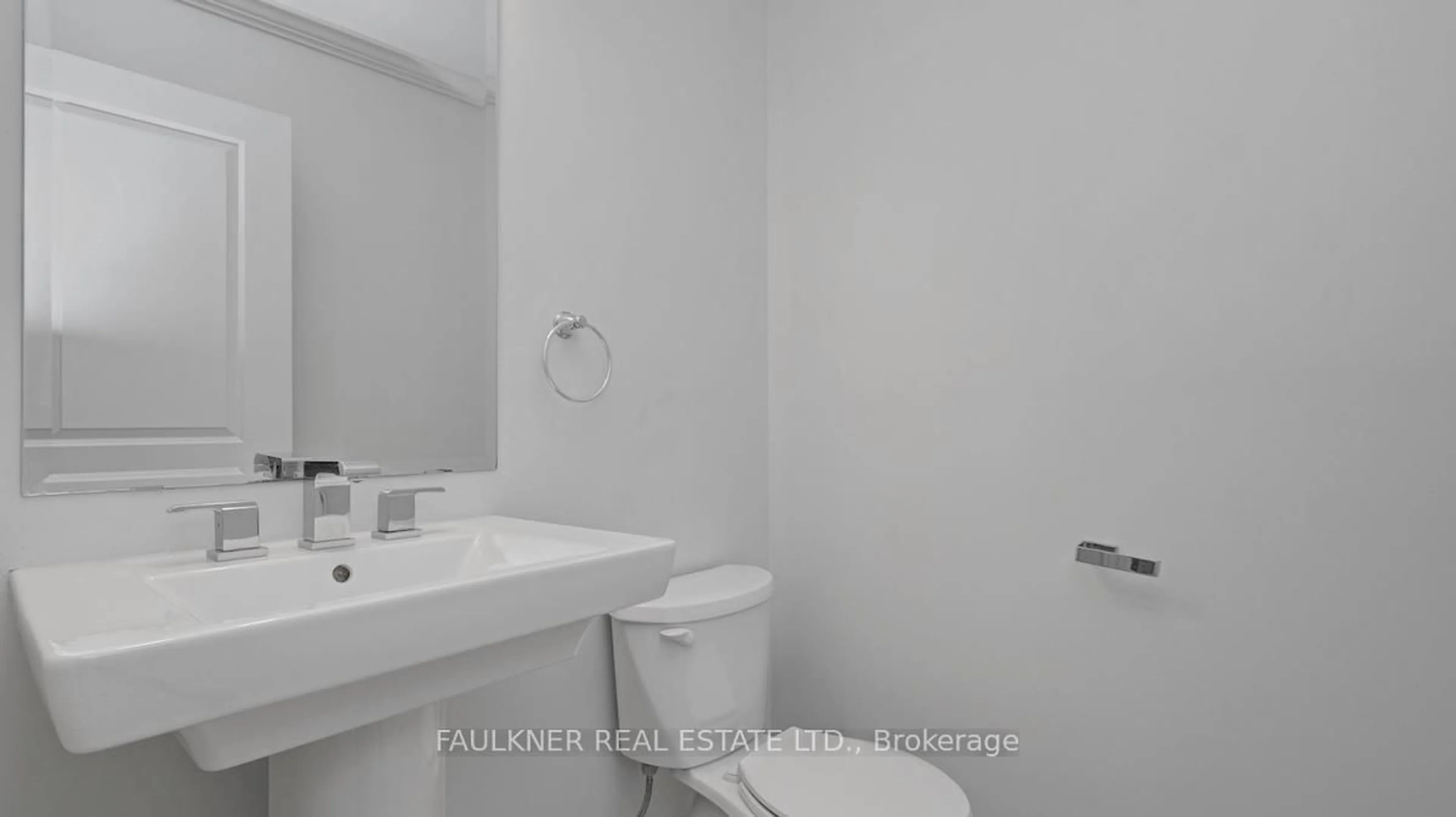 Standard bathroom, unknown for 136 Manorwood Cres, Ottawa Ontario K1T 0L4