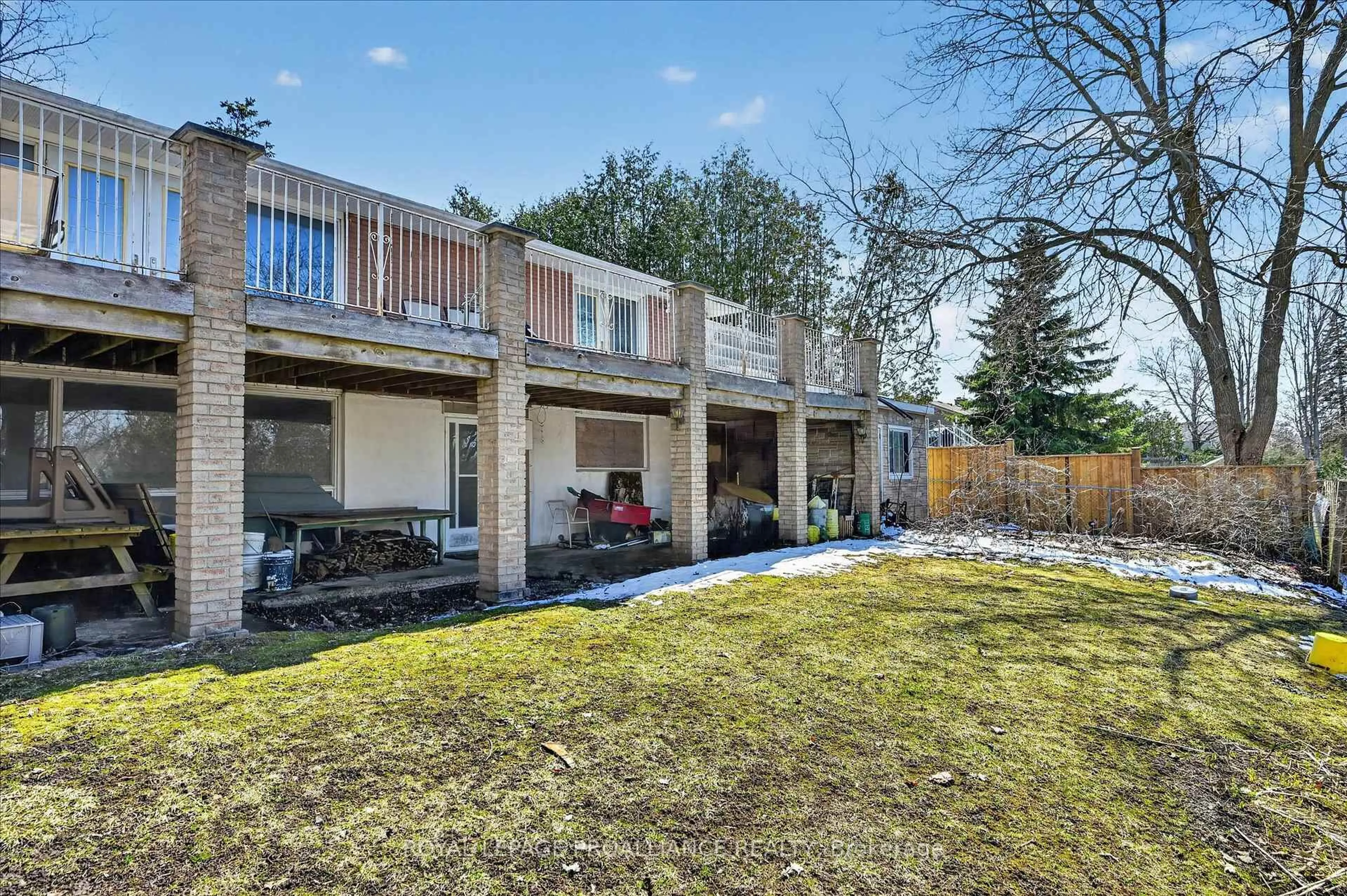 A pic from outside/outdoor area/front of a property/back of a property/a pic from drone, unknown for 665 River Rd, Peterborough Ontario K9J 1E6